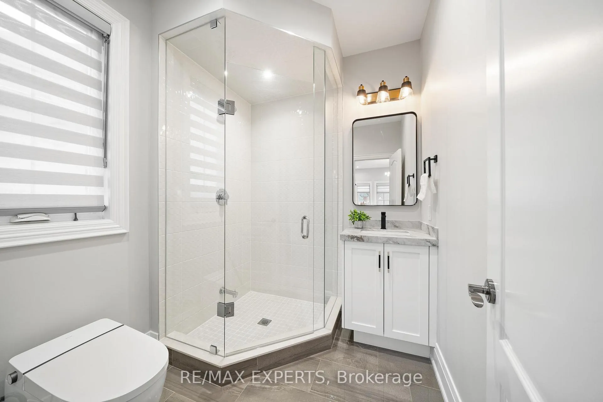 Photo 46 of 16 Raymond Love Court, King, King City — HOMEH