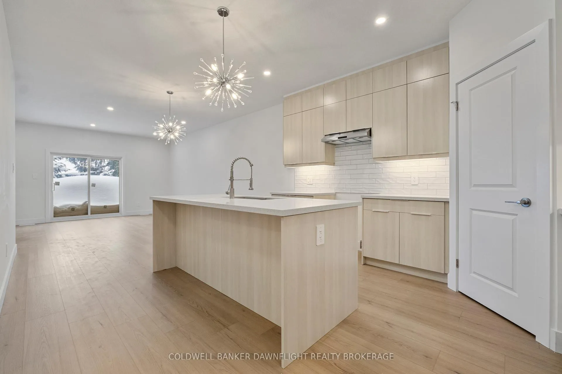 Photo 4 of 58 Moonlight Court, Central Huron, Clinton — HOMEH