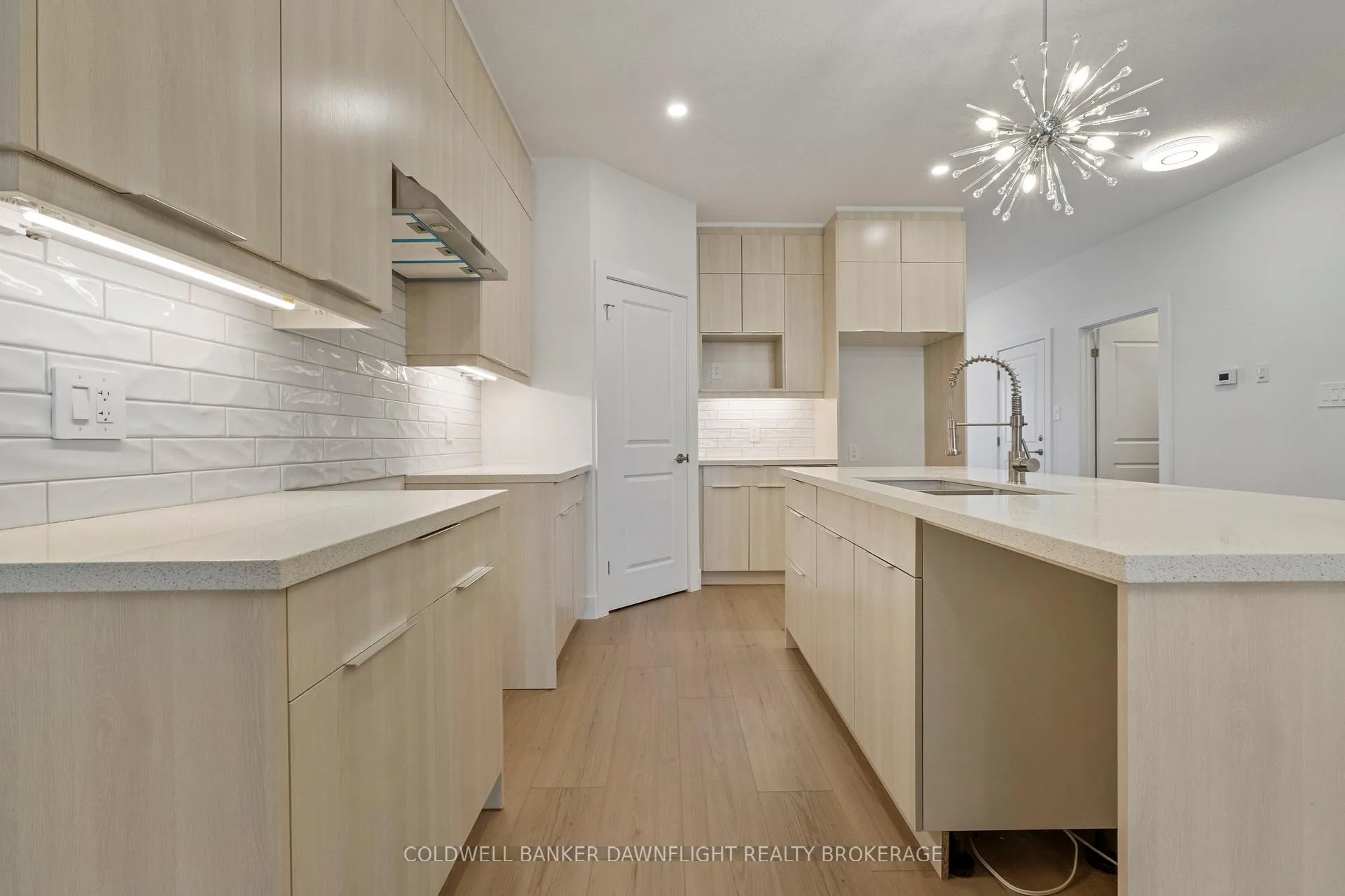 Photo 5 of 58 Moonlight Court, Central Huron, Clinton — HOMEH