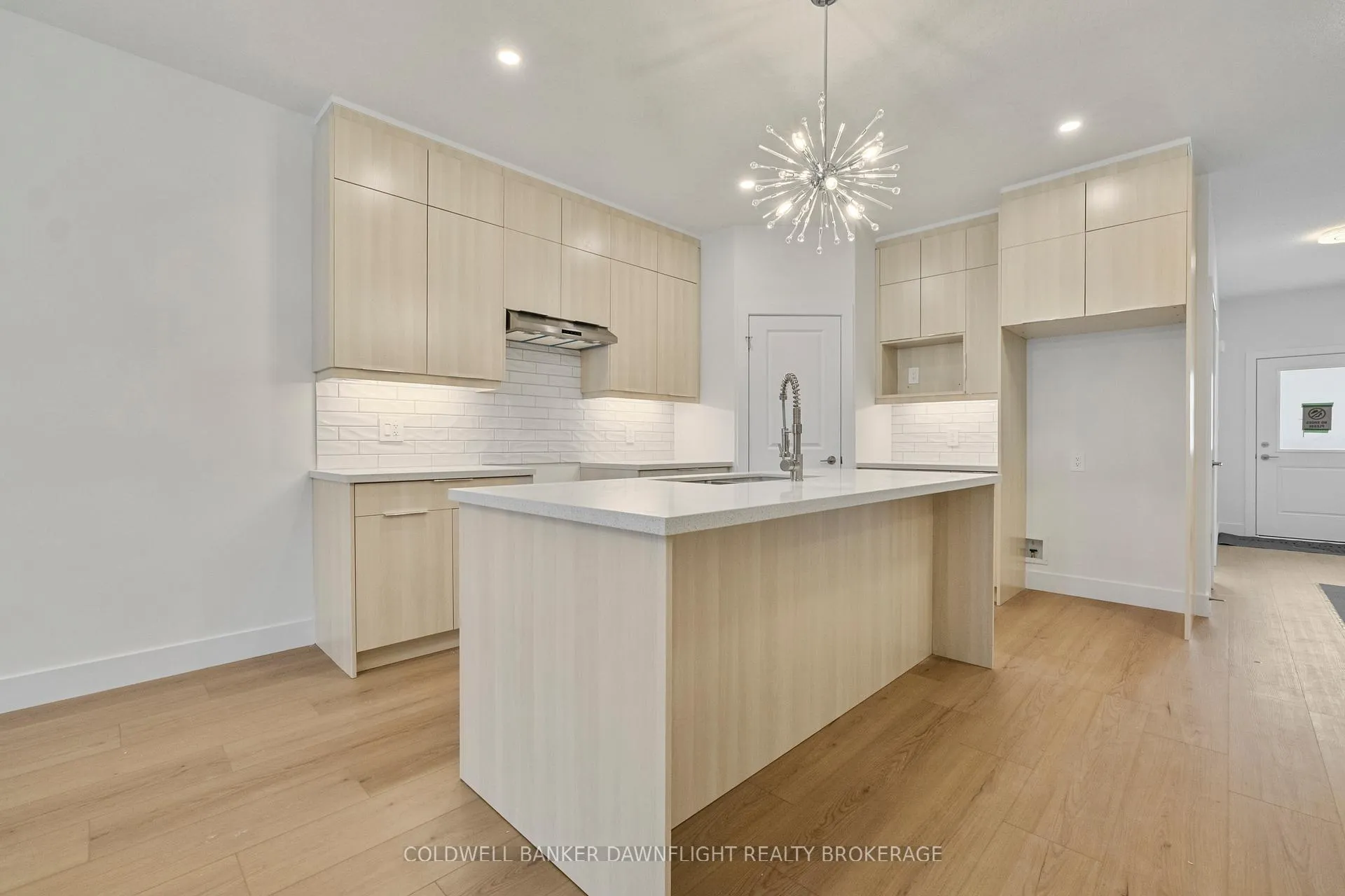 Photo 6 of 58 Moonlight Court, Central Huron, Clinton — HOMEH