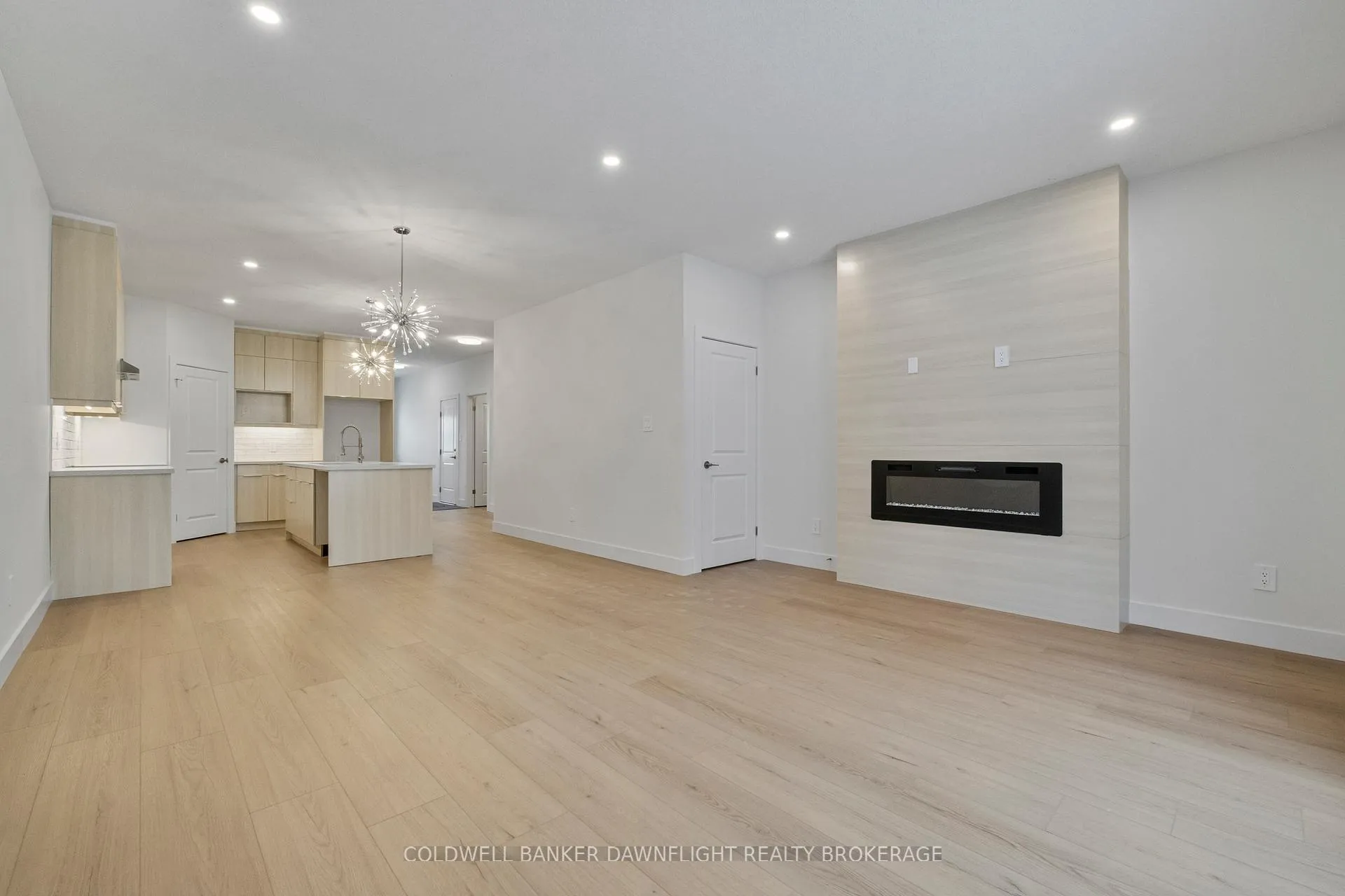 Photo 8 of 58 Moonlight Court, Central Huron, Clinton — HOMEH