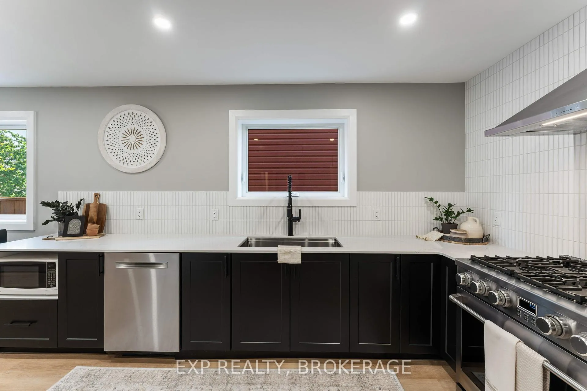 Photo 10 of 882 Clearfield Crescent, Kingston, North of Taylor-Kidd Blvd — HOMEH