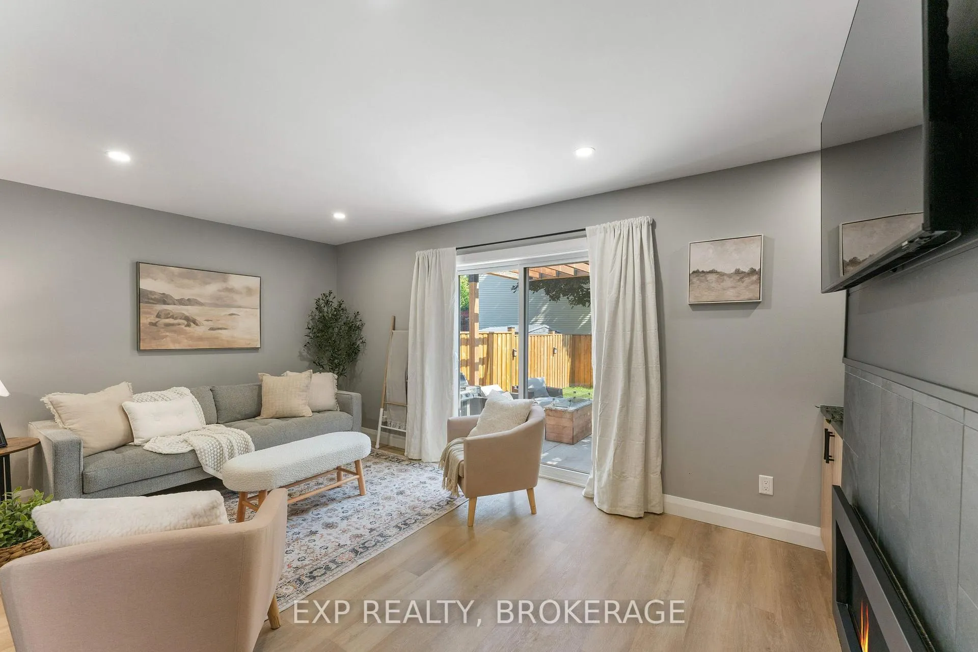 Photo 14 of 882 Clearfield Crescent, Kingston, North of Taylor-Kidd Blvd — HOMEH