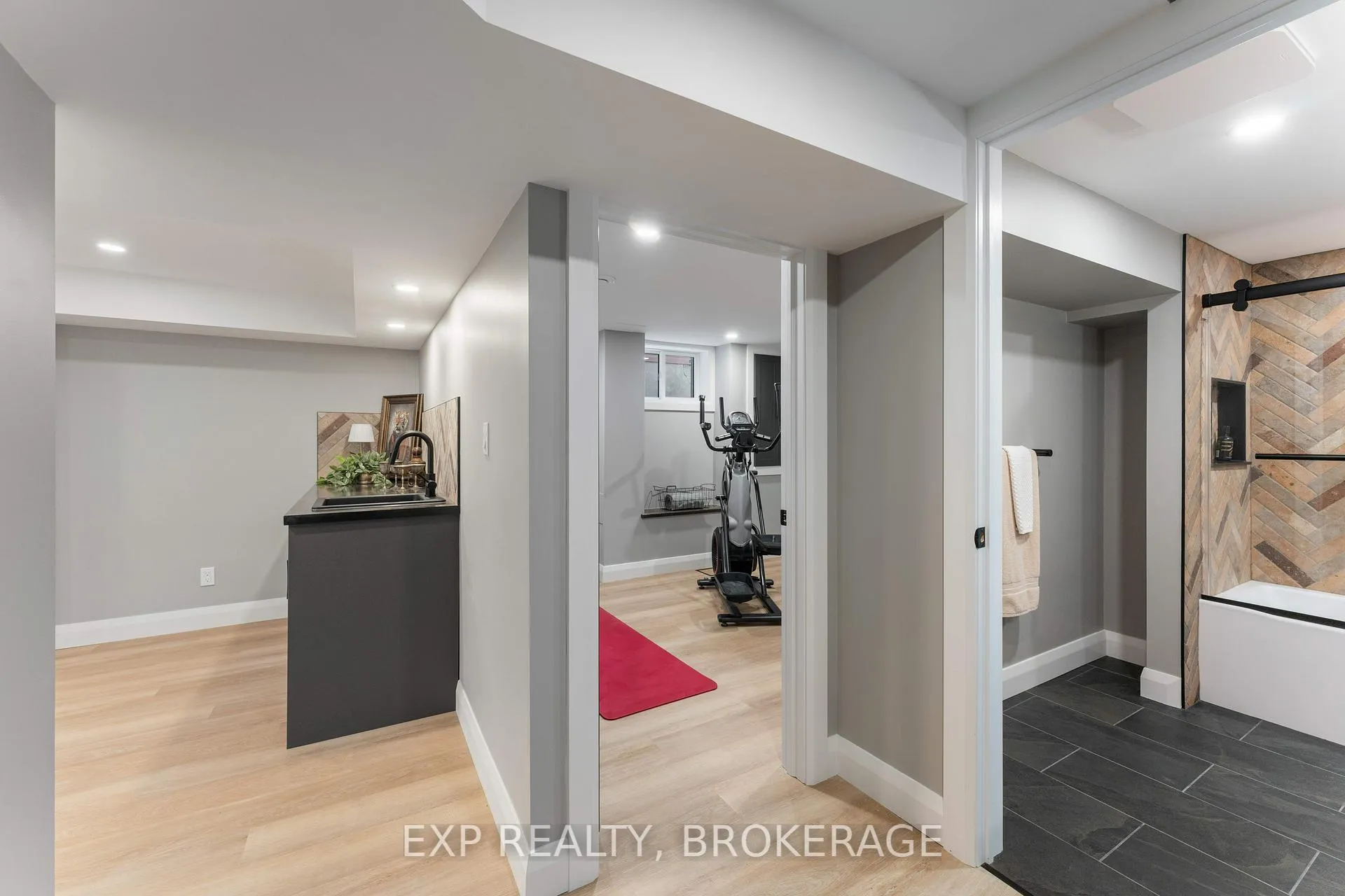Photo 29 of 882 Clearfield Crescent, Kingston, North of Taylor-Kidd Blvd — HOMEH