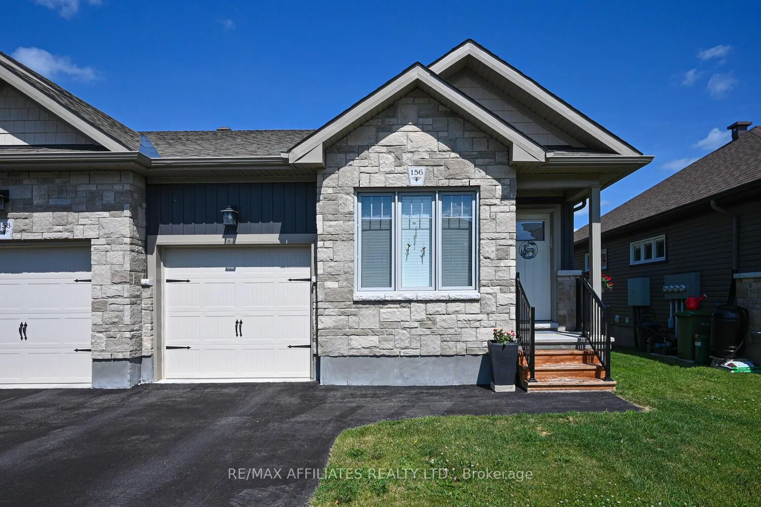 Photo 2 of 156 Ferrara Drive, Smiths Falls — HOMEH