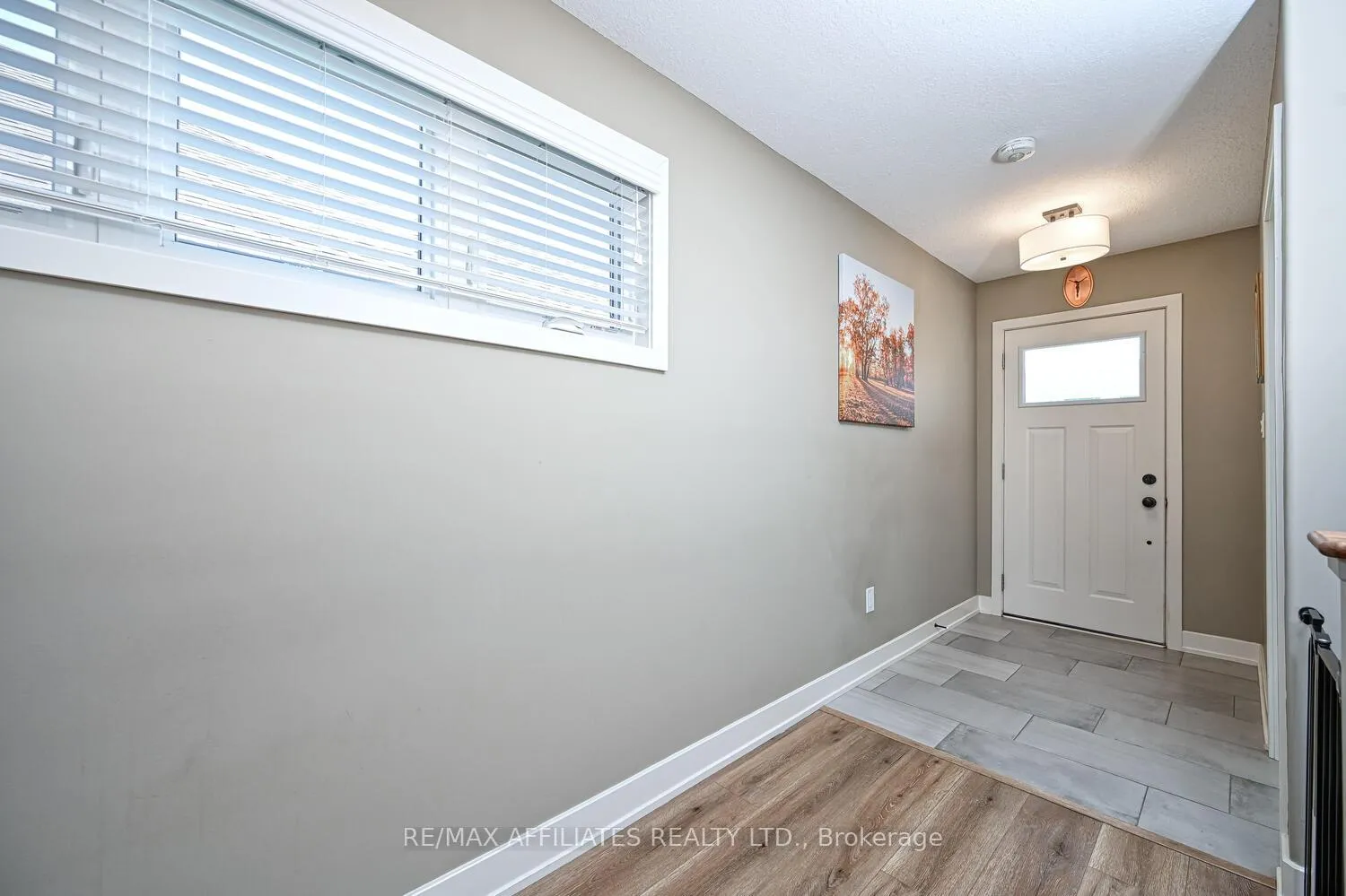 Photo 3 of 156 Ferrara Drive, Smiths Falls — HOMEH