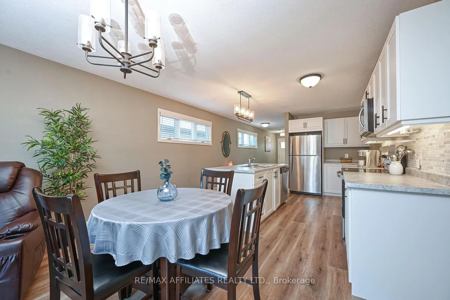 Photo 10 of 156 Ferrara Drive, Smiths Falls — HOMEH