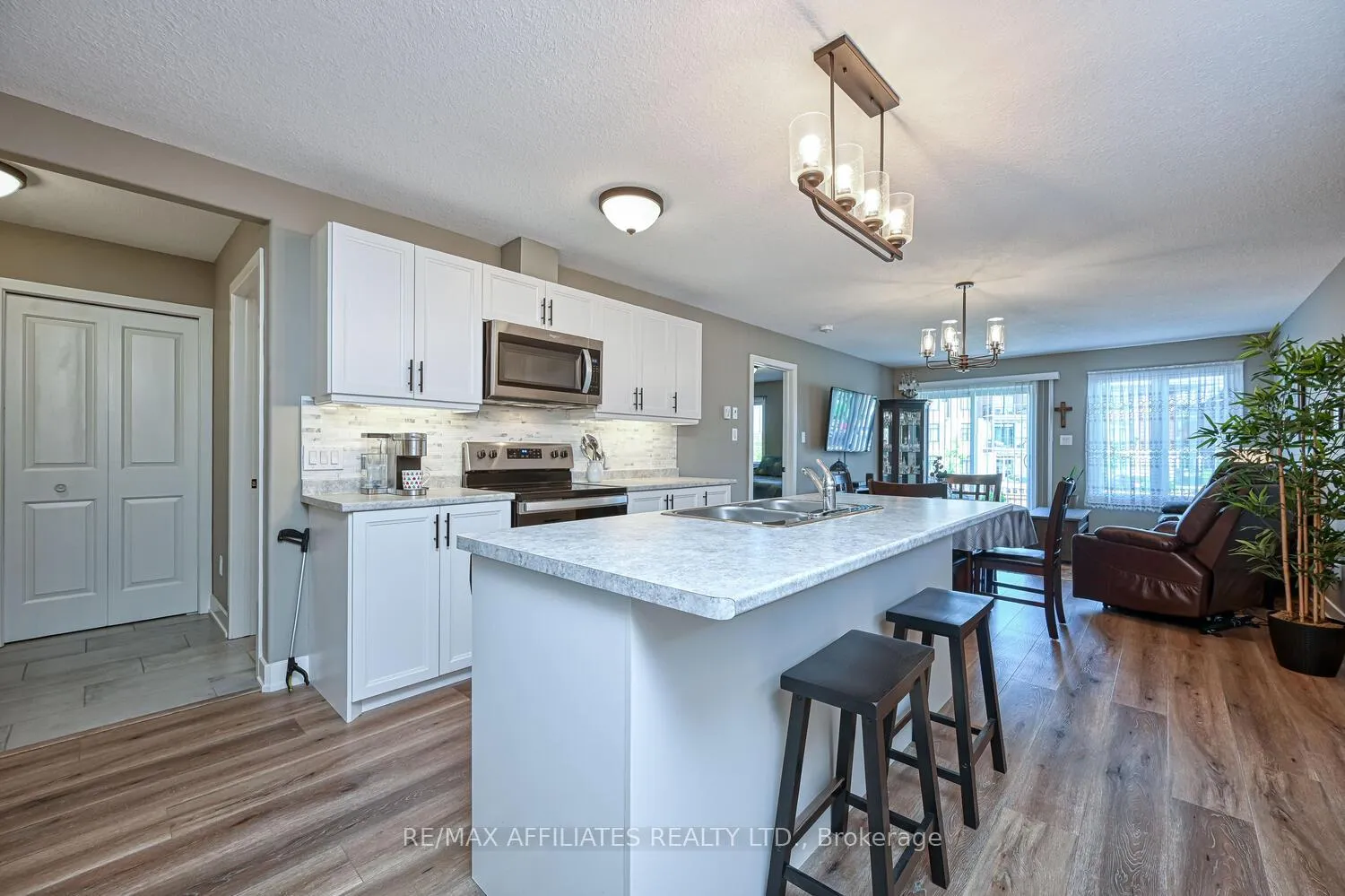 Photo 15 of 156 Ferrara Drive, Smiths Falls — HOMEH