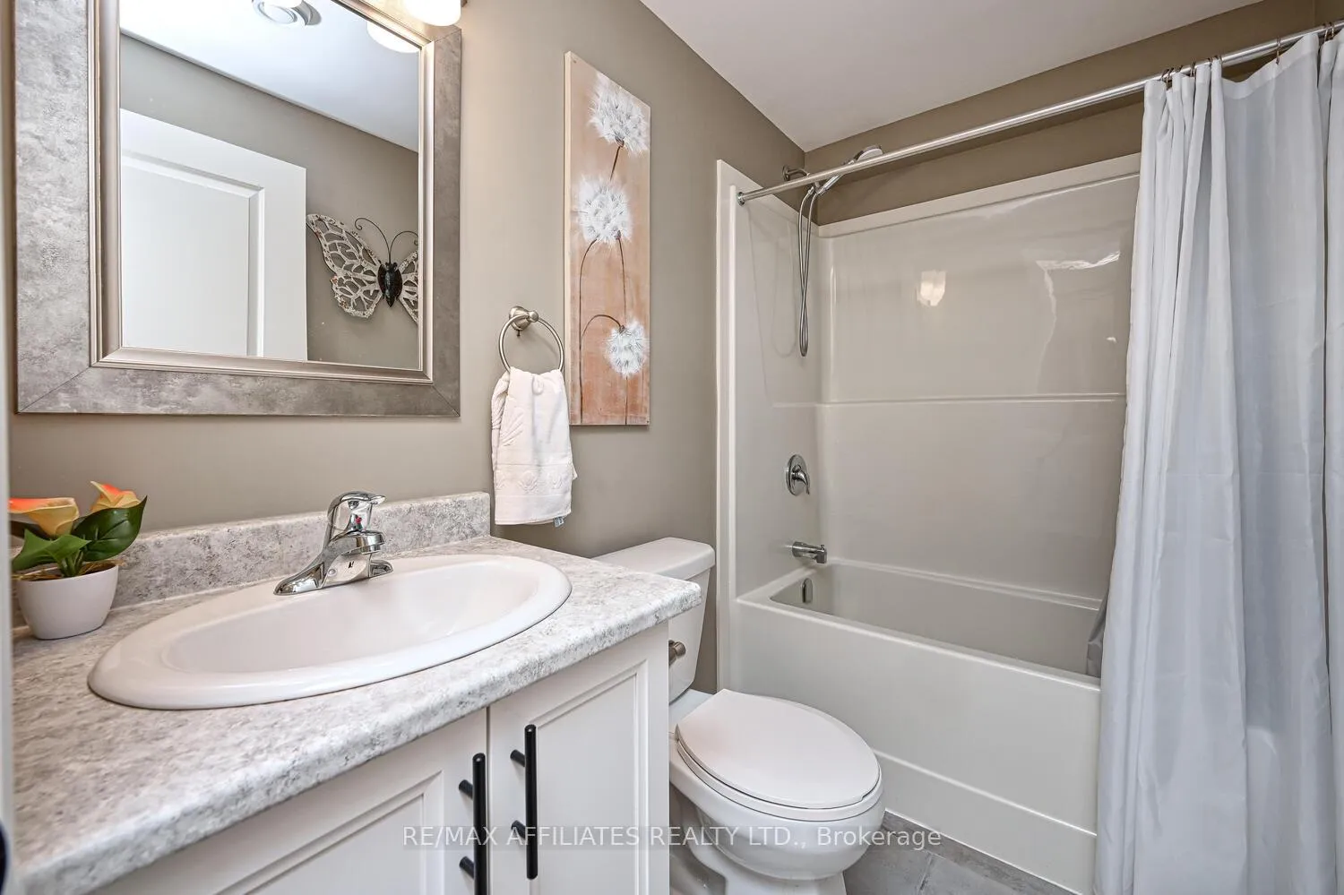 Photo 23 of 156 Ferrara Drive, Smiths Falls — HOMEH