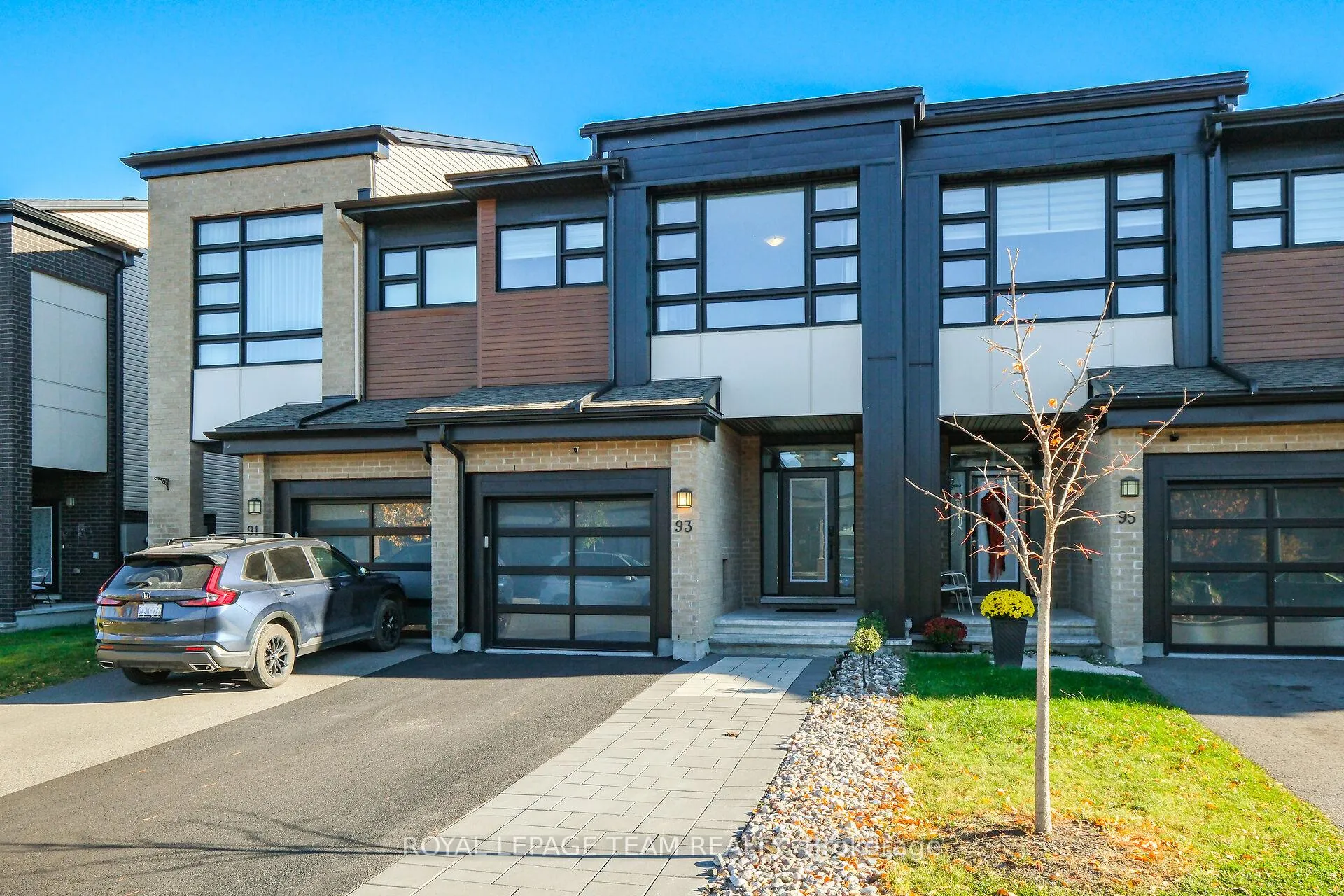 Photo 1 of 93 Warrior Street, Ottawa, Kanata - Emerald Meadows/Trailwest — HOMEH
