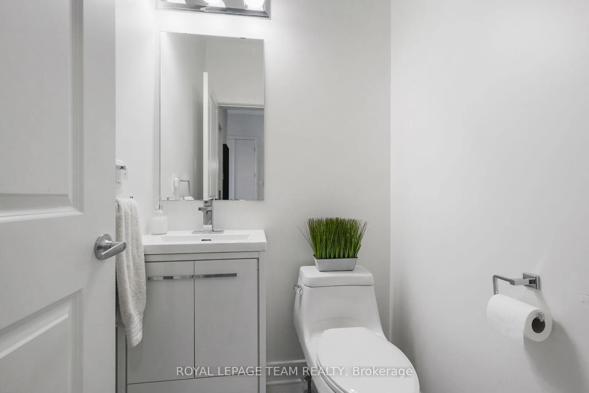 Photo 7 of 93 Warrior Street, Ottawa, Kanata - Emerald Meadows/Trailwest — HOMEH