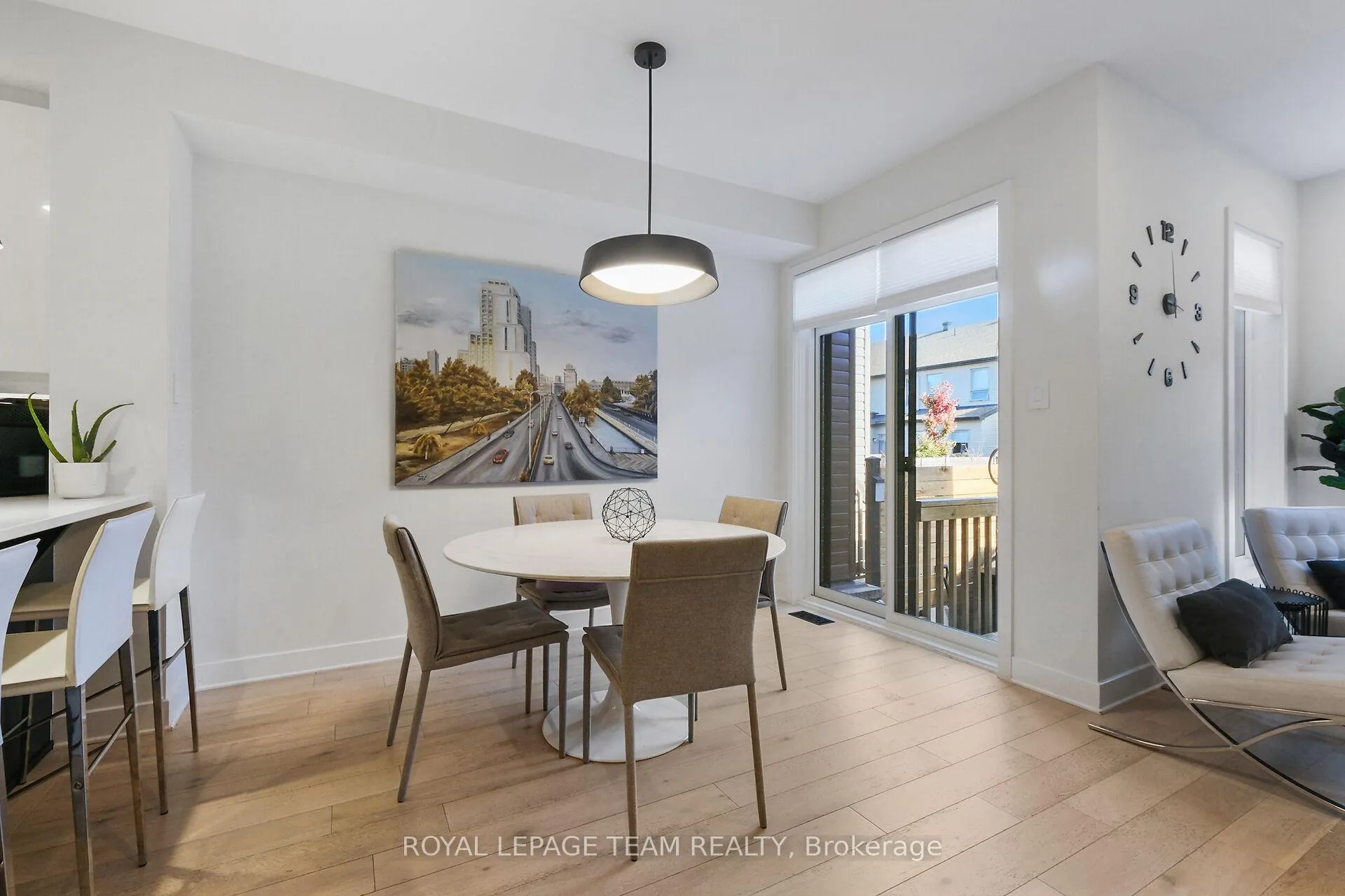 Photo 15 of 93 Warrior Street, Ottawa, Kanata - Emerald Meadows/Trailwest — HOMEH