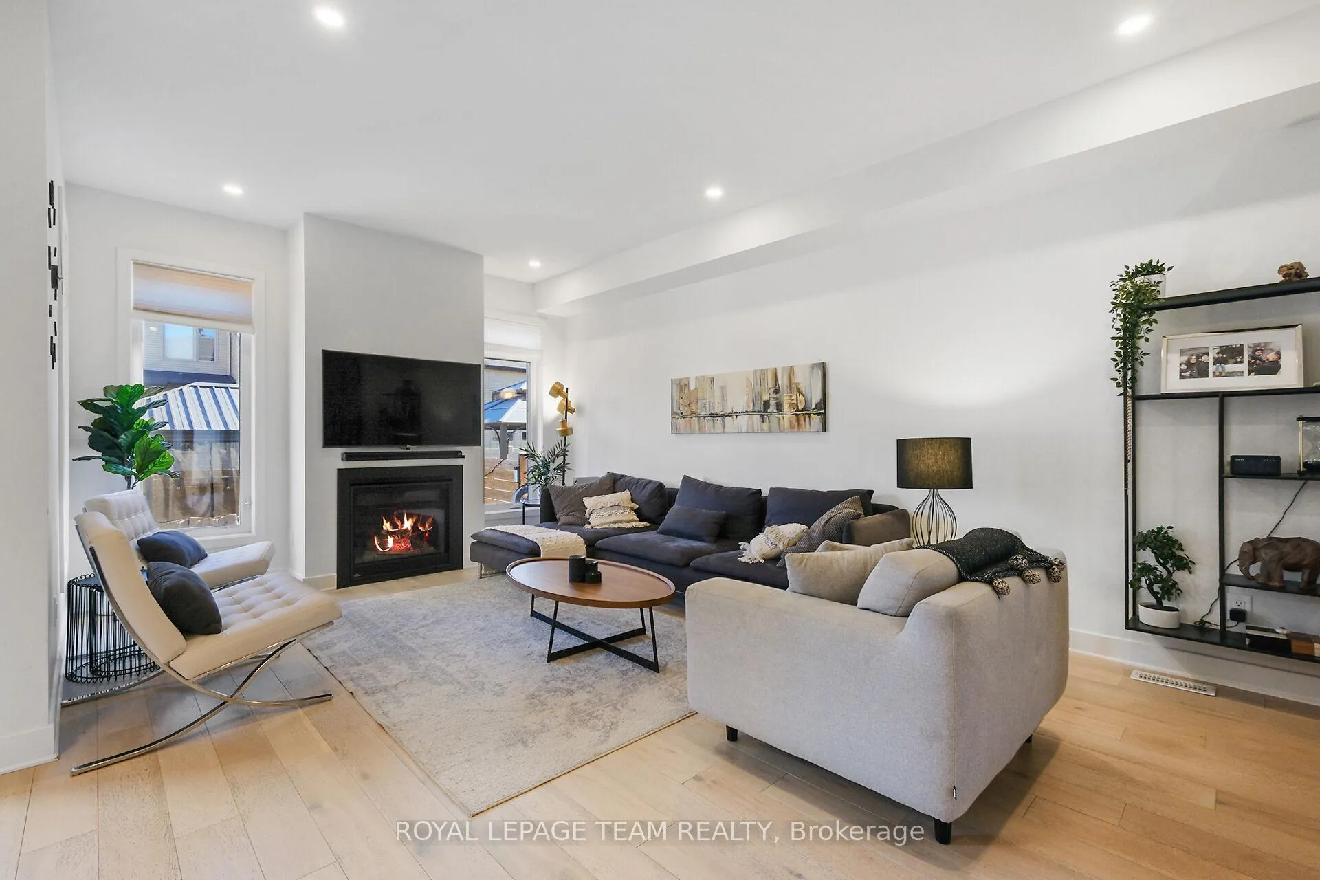 Photo 16 of 93 Warrior Street, Ottawa, Kanata - Emerald Meadows/Trailwest — HOMEH