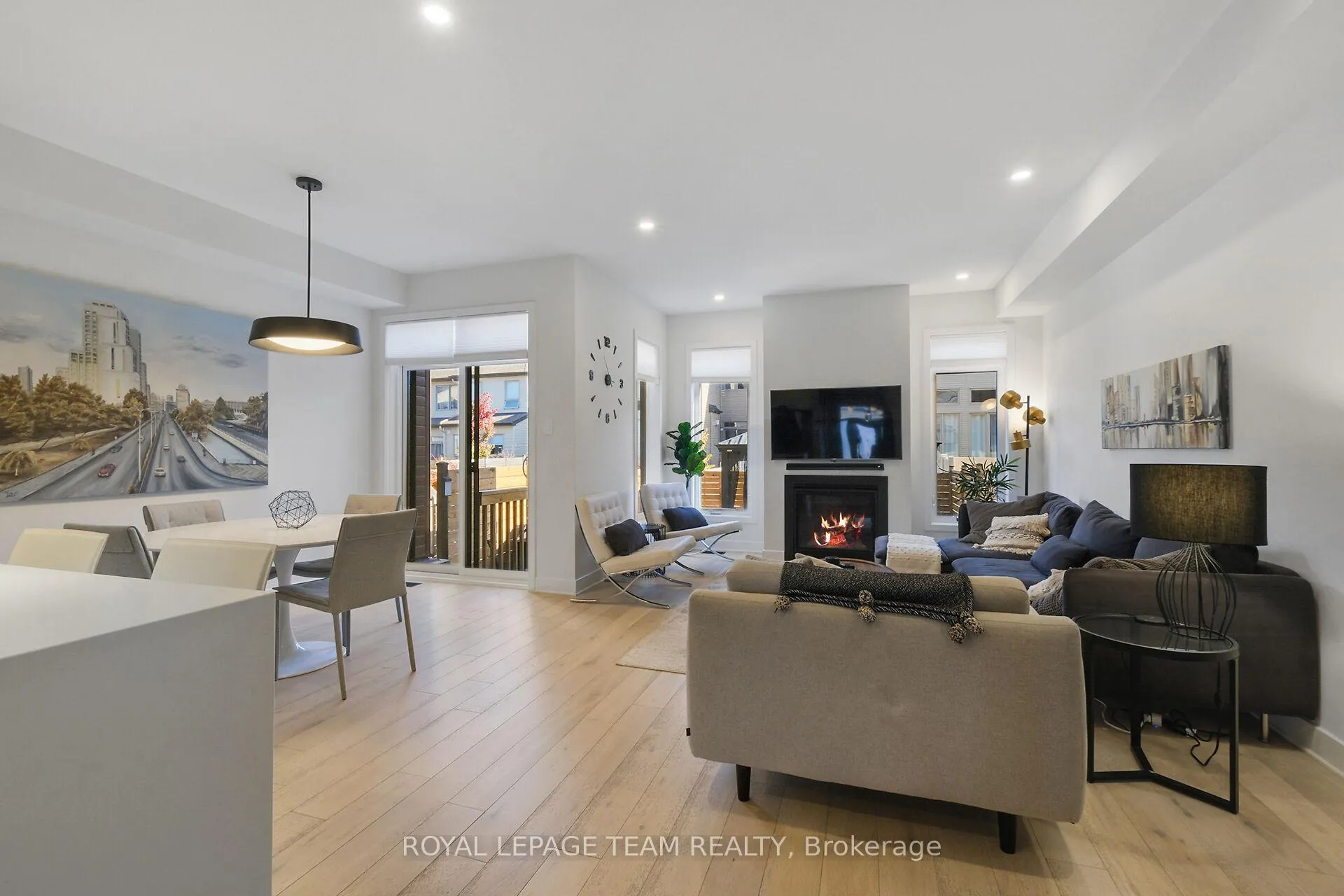 Photo 18 of 93 Warrior Street, Ottawa, Kanata - Emerald Meadows/Trailwest — HOMEH