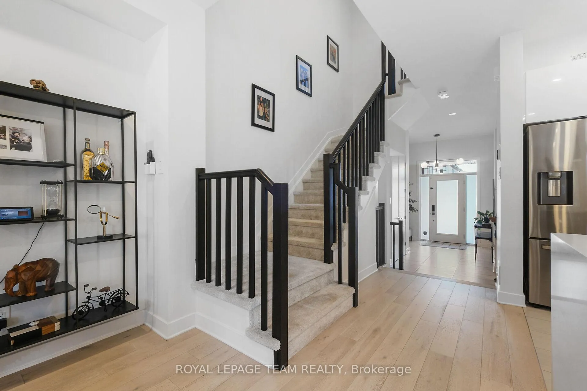 Photo 19 of 93 Warrior Street, Ottawa, Kanata - Emerald Meadows/Trailwest — HOMEH