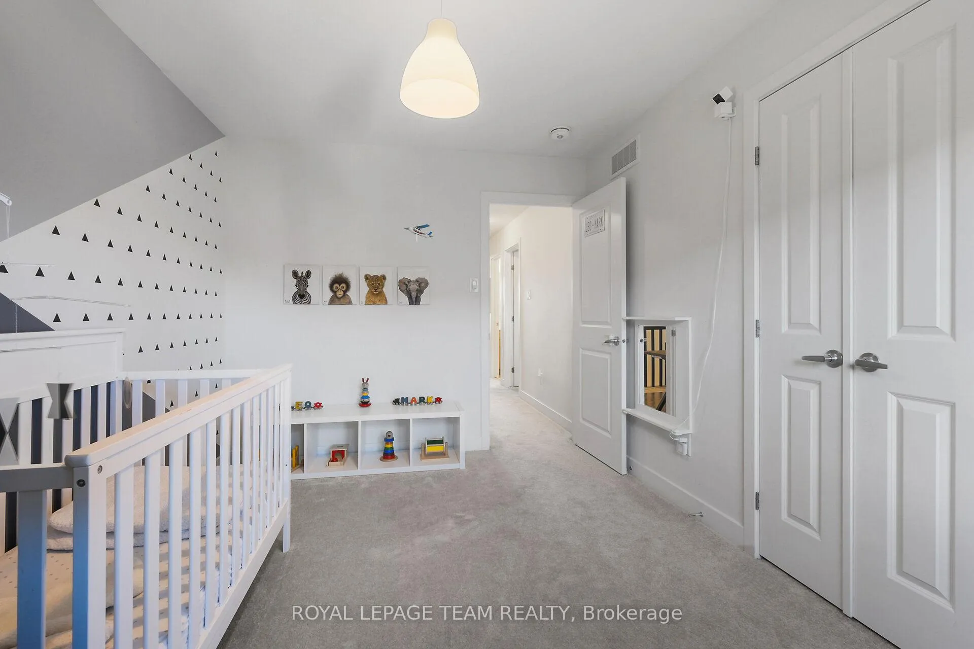 Photo 31 of 93 Warrior Street, Ottawa, Kanata - Emerald Meadows/Trailwest — HOMEH