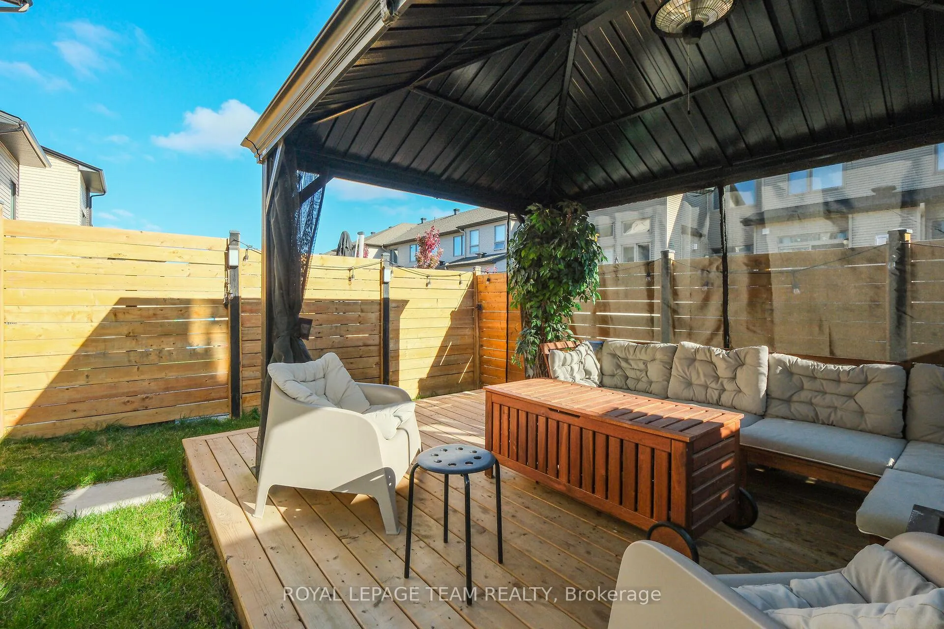 Photo 39 of 93 Warrior Street, Ottawa, Kanata - Emerald Meadows/Trailwest — HOMEH