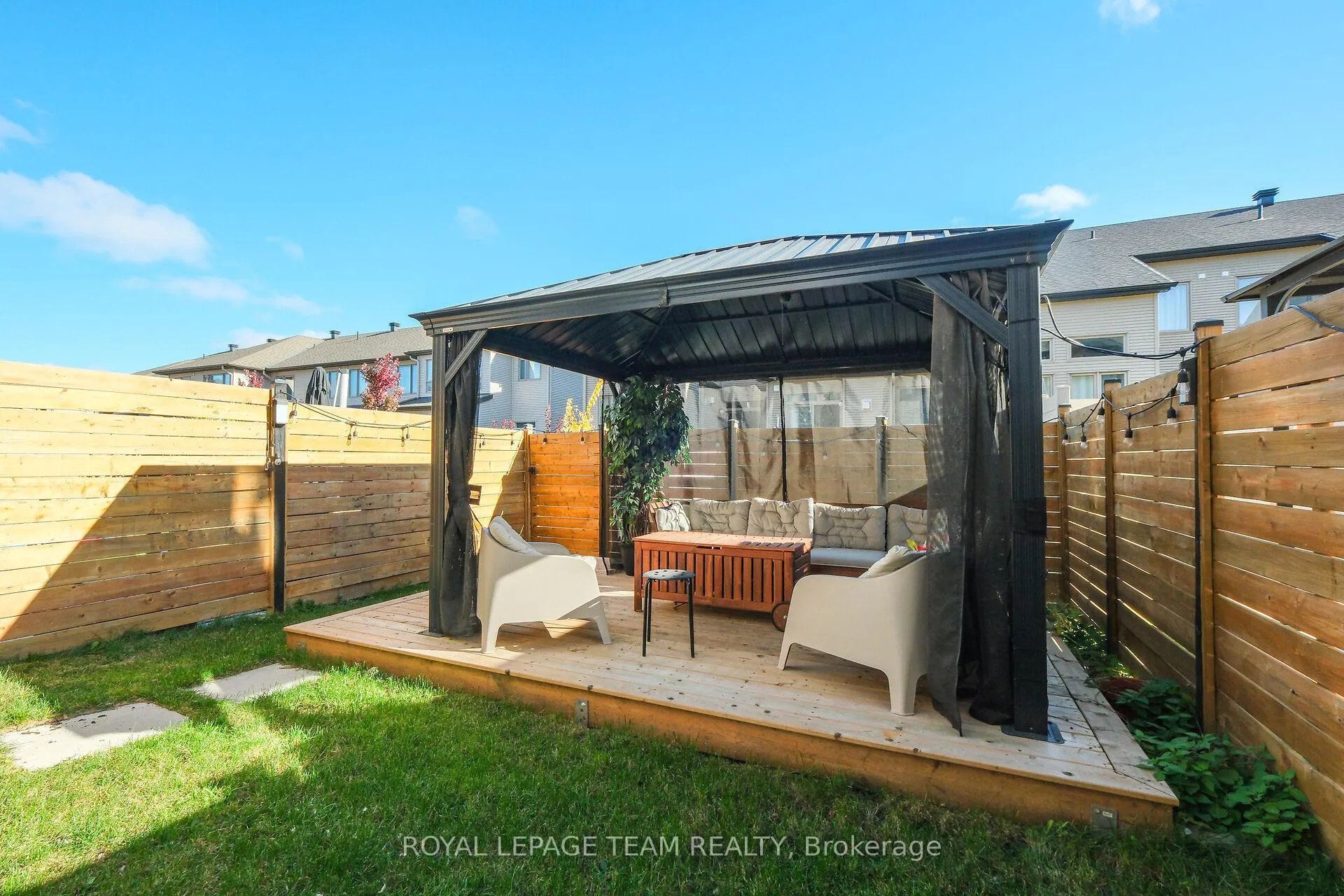 Photo 41 of 93 Warrior Street, Ottawa, Kanata - Emerald Meadows/Trailwest — HOMEH
