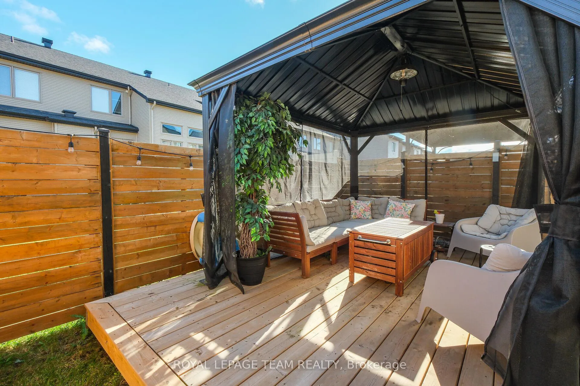 Photo 42 of 93 Warrior Street, Ottawa, Kanata - Emerald Meadows/Trailwest — HOMEH