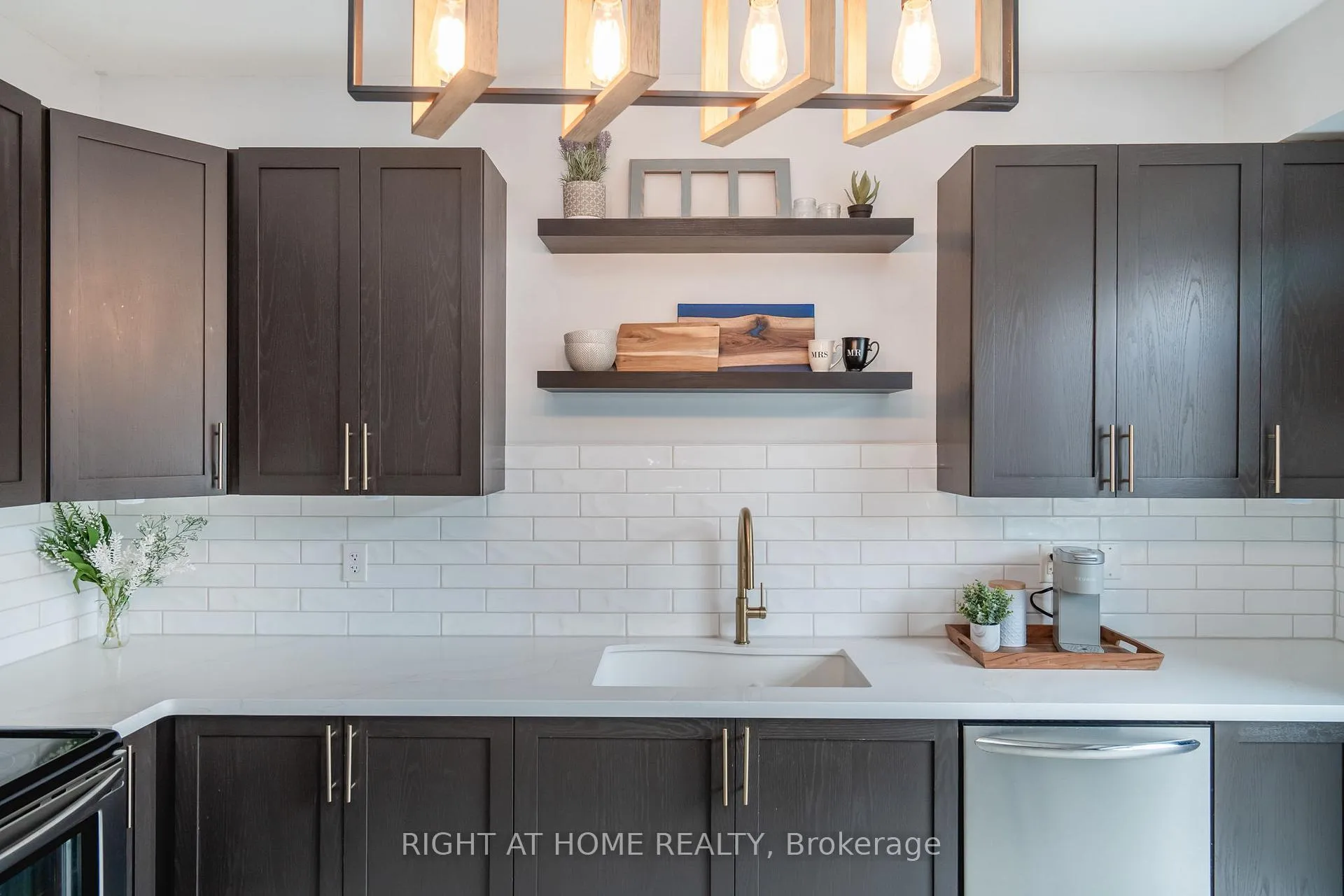 Photo 10 of 34 Blanchard Crescent, Essa, Angus — HOMEH