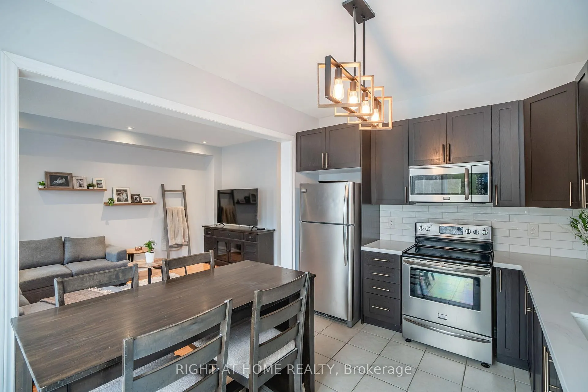 Photo 11 of 34 Blanchard Crescent, Essa, Angus — HOMEH