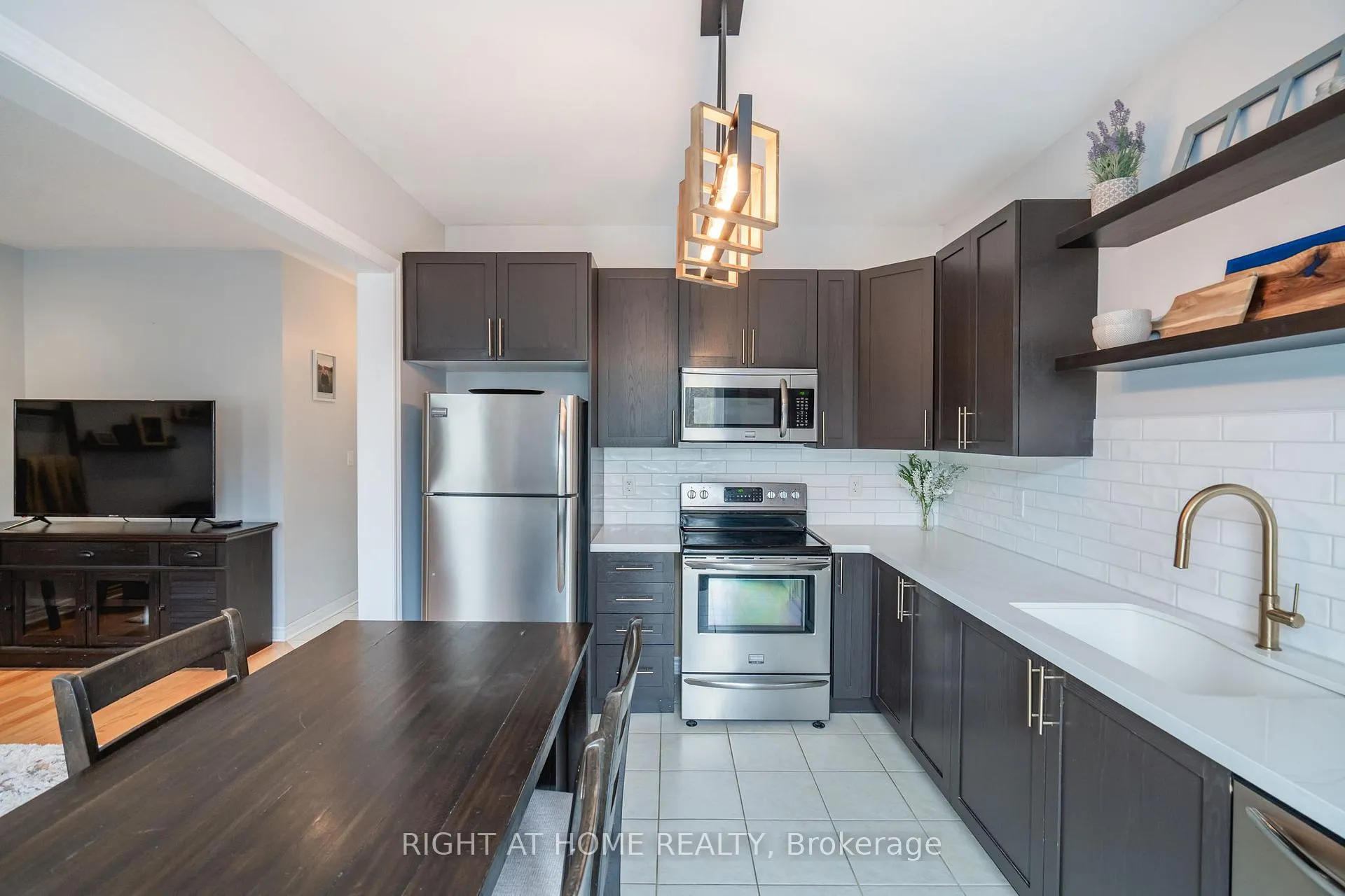 Photo 12 of 34 Blanchard Crescent, Essa, Angus — HOMEH