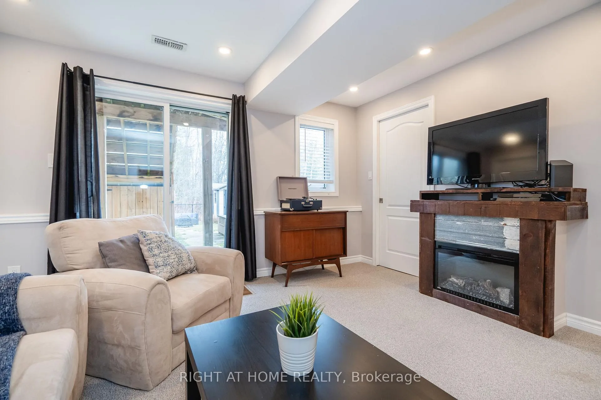 Photo 33 of 34 Blanchard Crescent, Essa, Angus — HOMEH