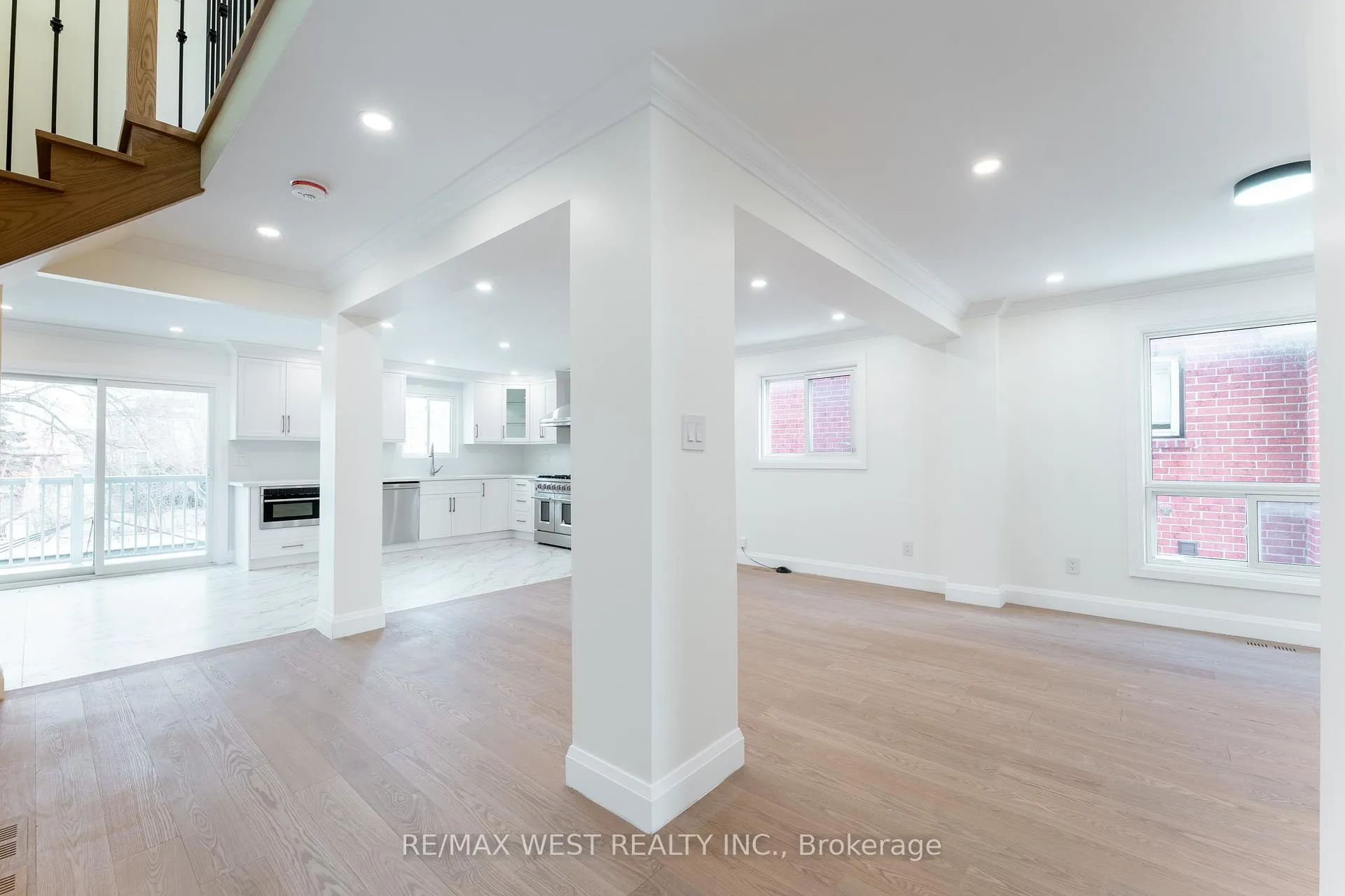 Photo 7 of 188 Misty Meadow Drive, Vaughan, East Woodbridge — HOMEH