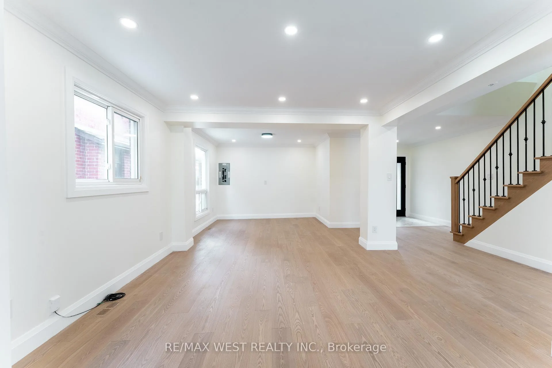 Photo 10 of 188 Misty Meadow Drive, Vaughan, East Woodbridge — HOMEH