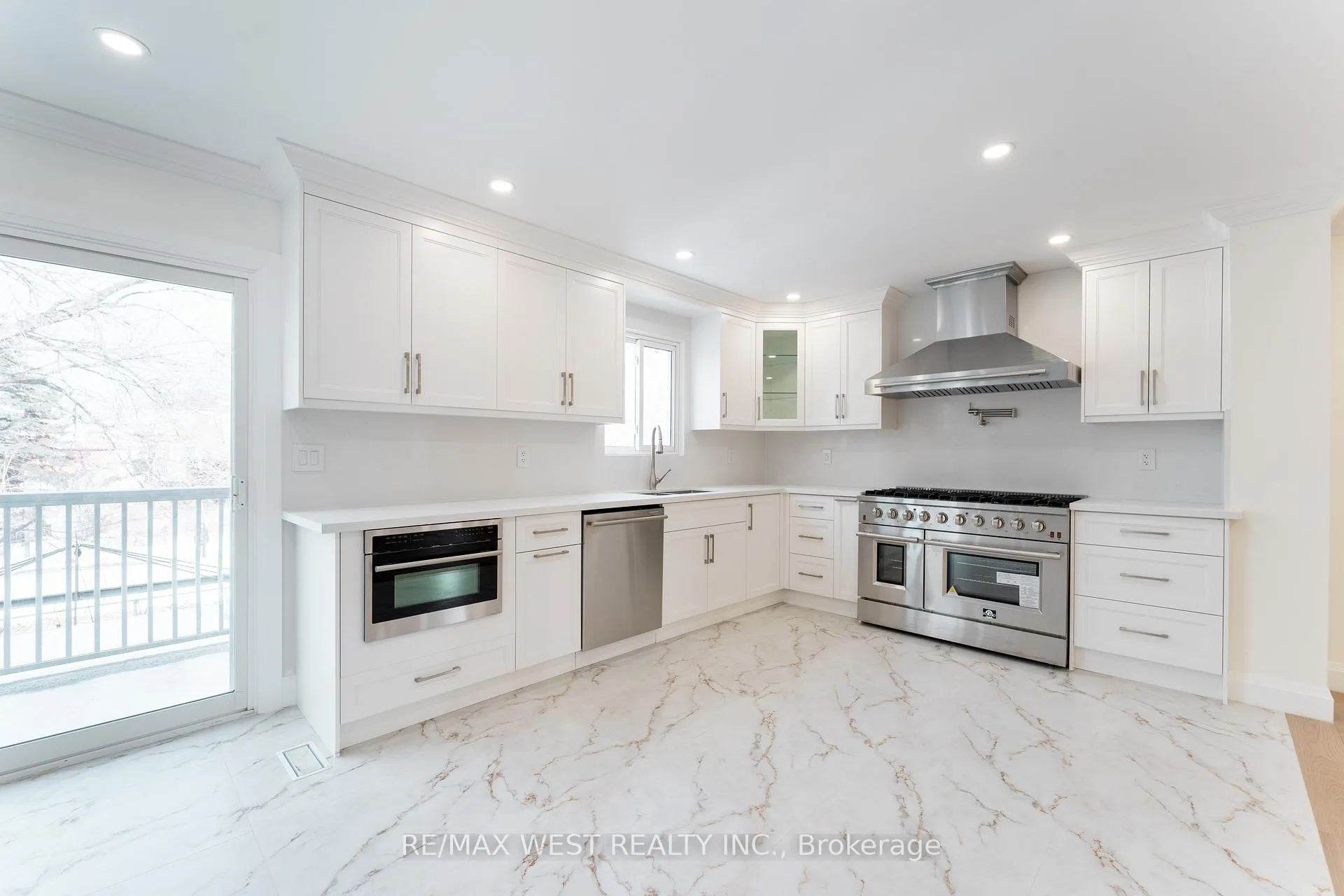 Photo 14 of 188 Misty Meadow Drive, Vaughan, East Woodbridge — HOMEH