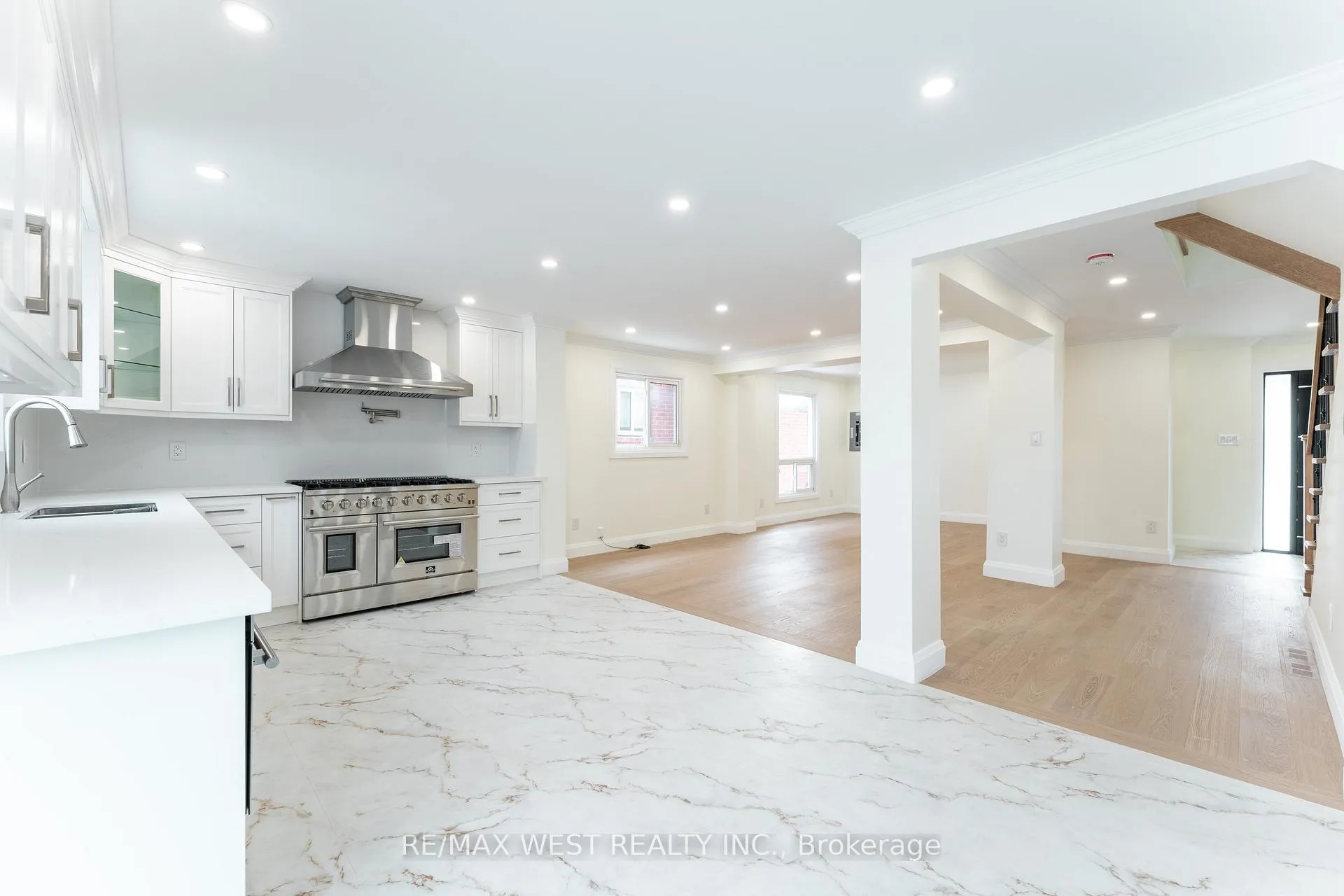Photo 16 of 188 Misty Meadow Drive, Vaughan, East Woodbridge — HOMEH