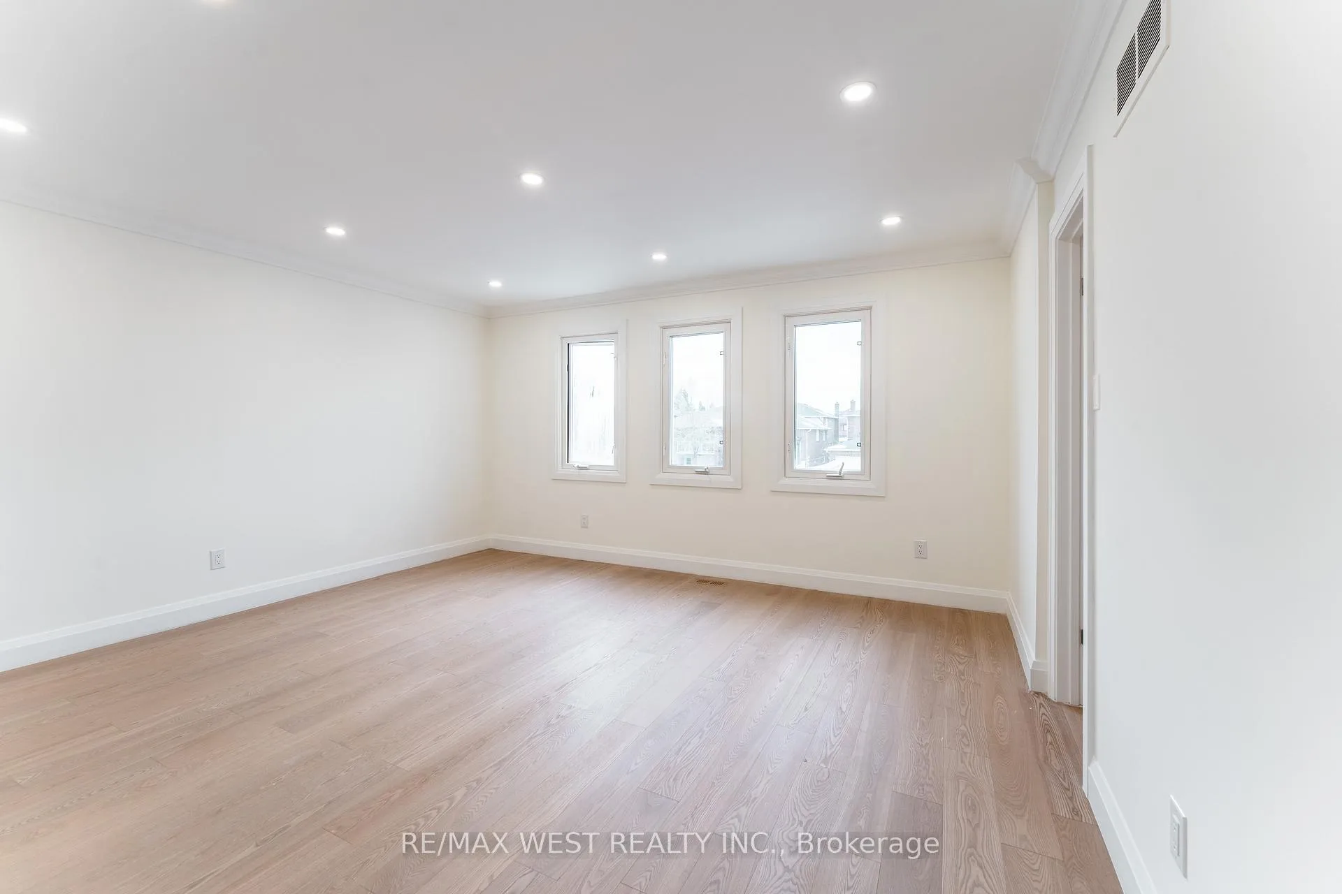 Photo 28 of 188 Misty Meadow Drive, Vaughan, East Woodbridge — HOMEH