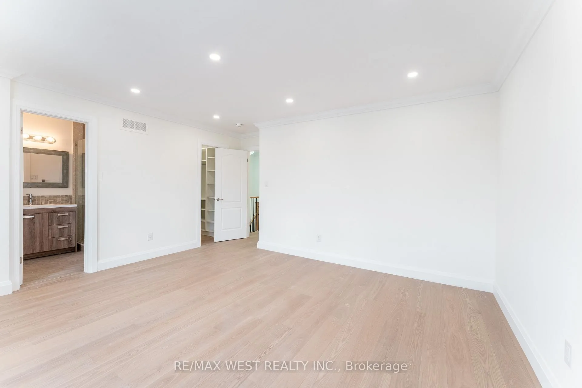 Photo 29 of 188 Misty Meadow Drive, Vaughan, East Woodbridge — HOMEH
