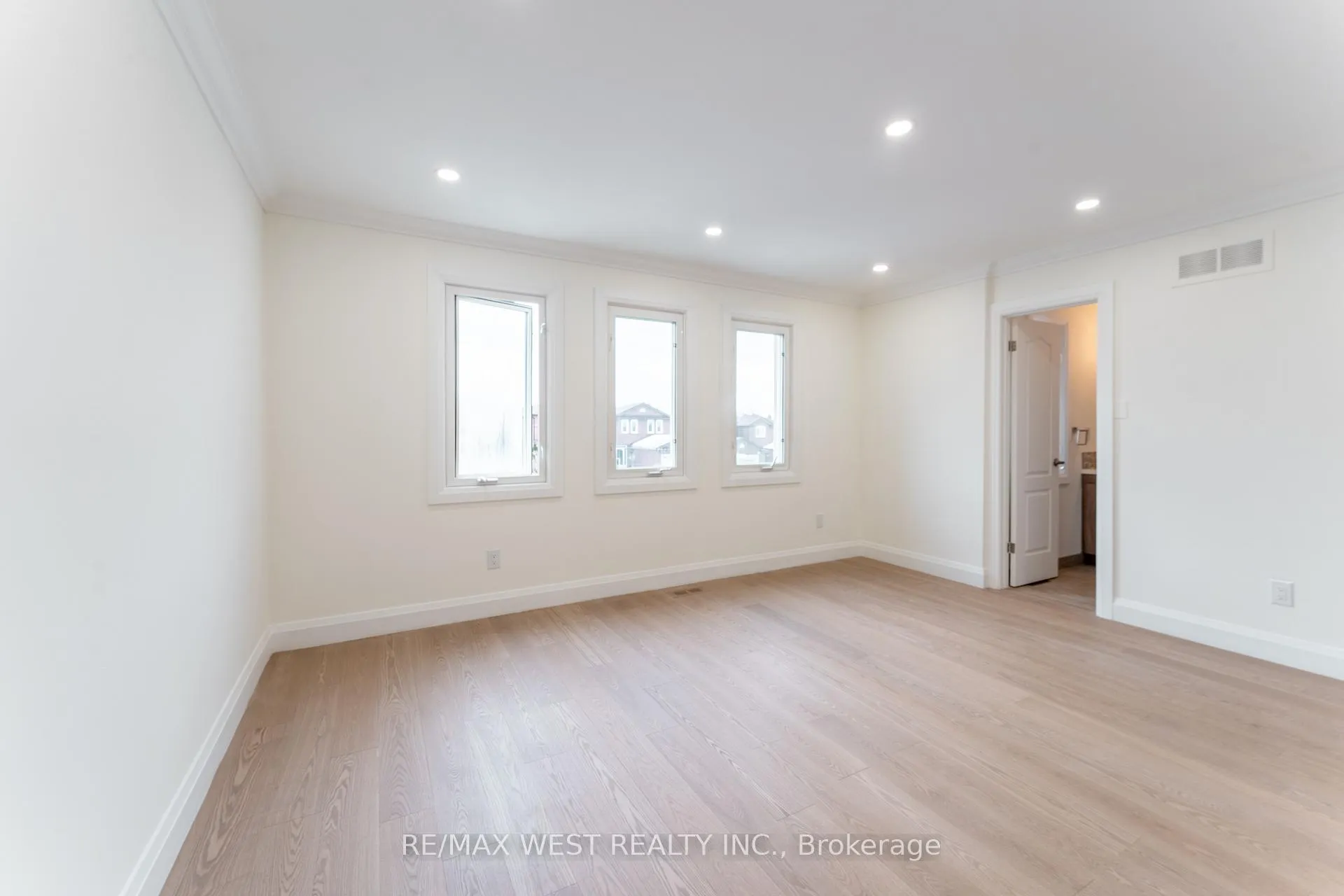 Photo 30 of 188 Misty Meadow Drive, Vaughan, East Woodbridge — HOMEH