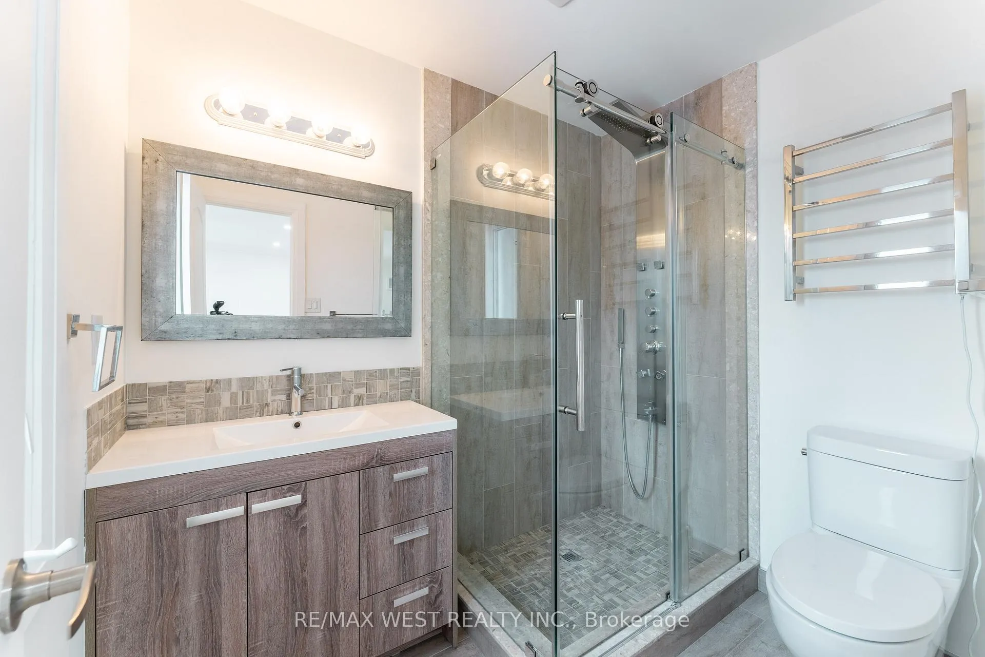 Photo 31 of 188 Misty Meadow Drive, Vaughan, East Woodbridge — HOMEH