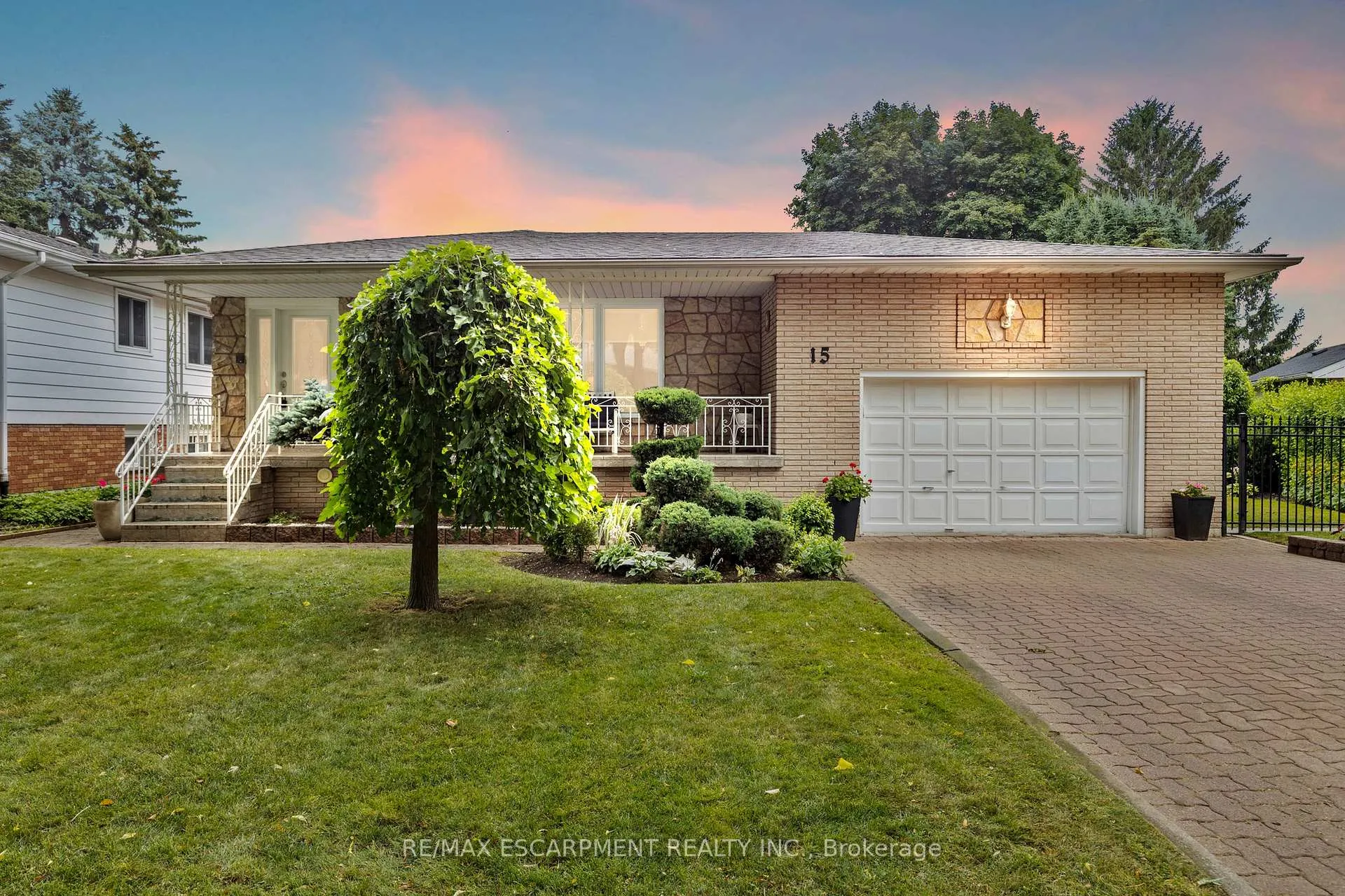 Photo 1 of 15 Debora Drive, Grimsby, Grimsby East — HOMEH