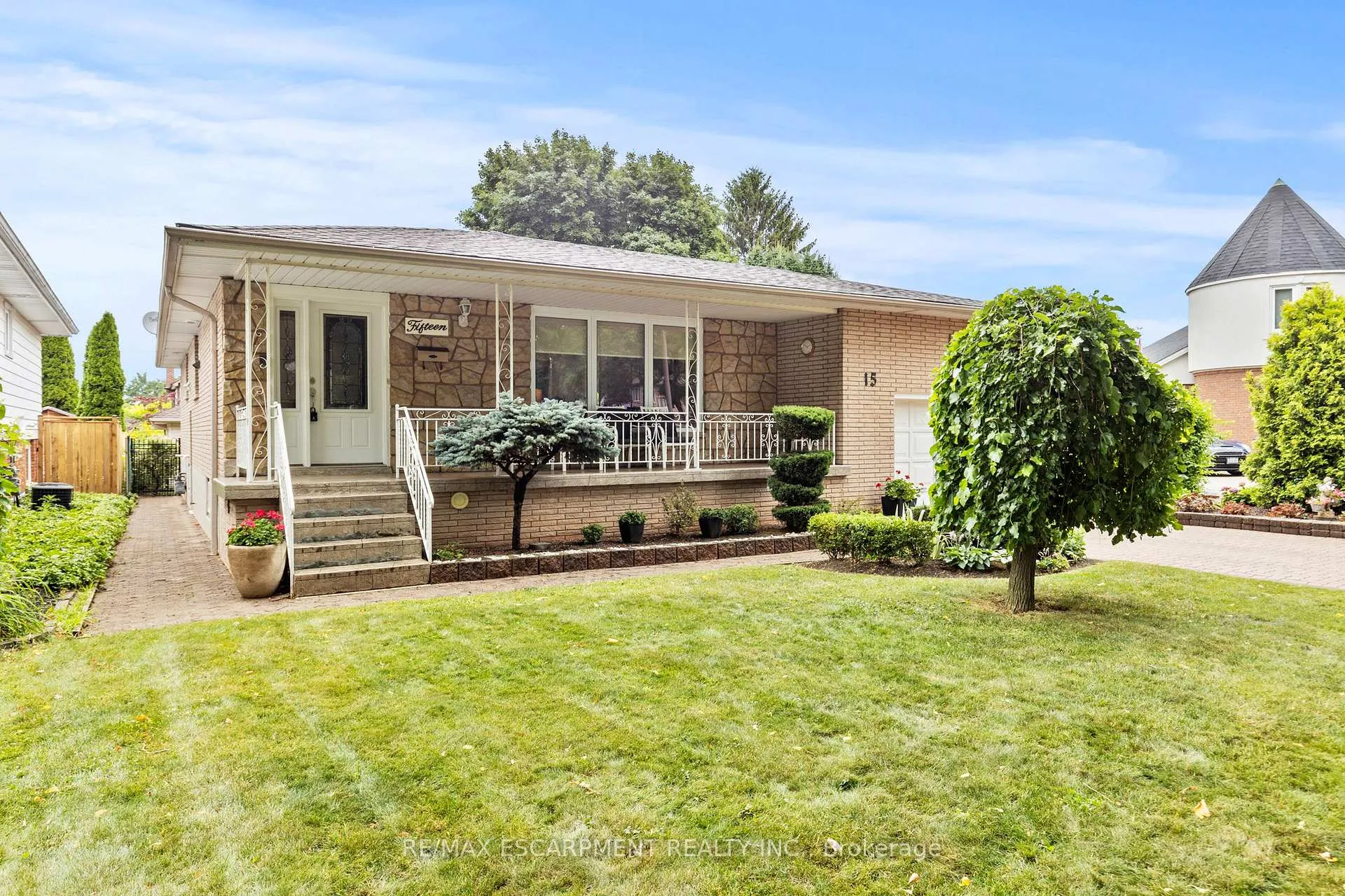 Photo 4 of 15 Debora Drive, Grimsby, Grimsby East — HOMEH