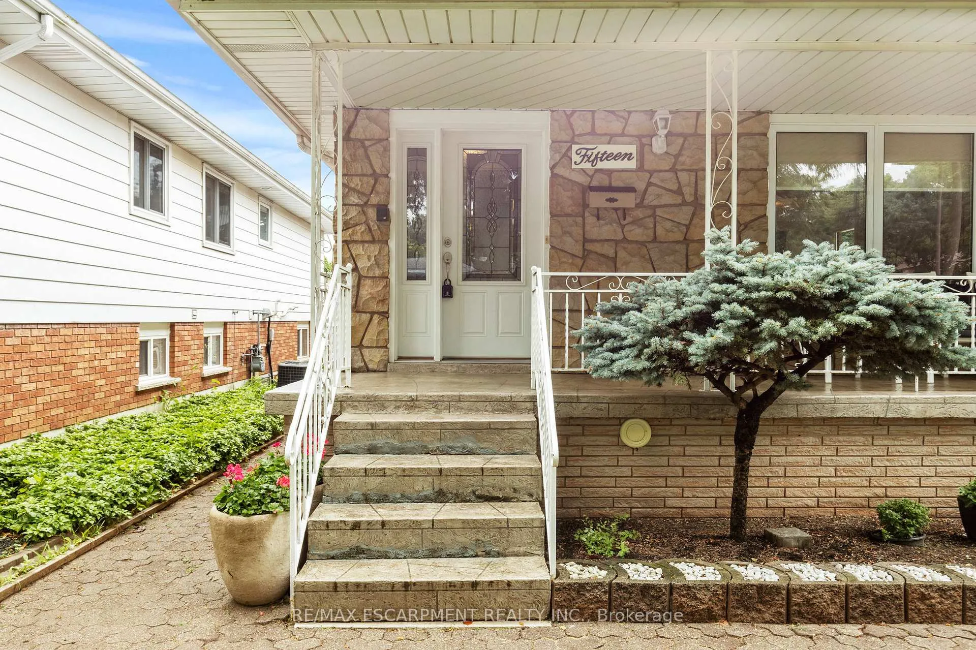 Photo 5 of 15 Debora Drive, Grimsby, Grimsby East — HOMEH