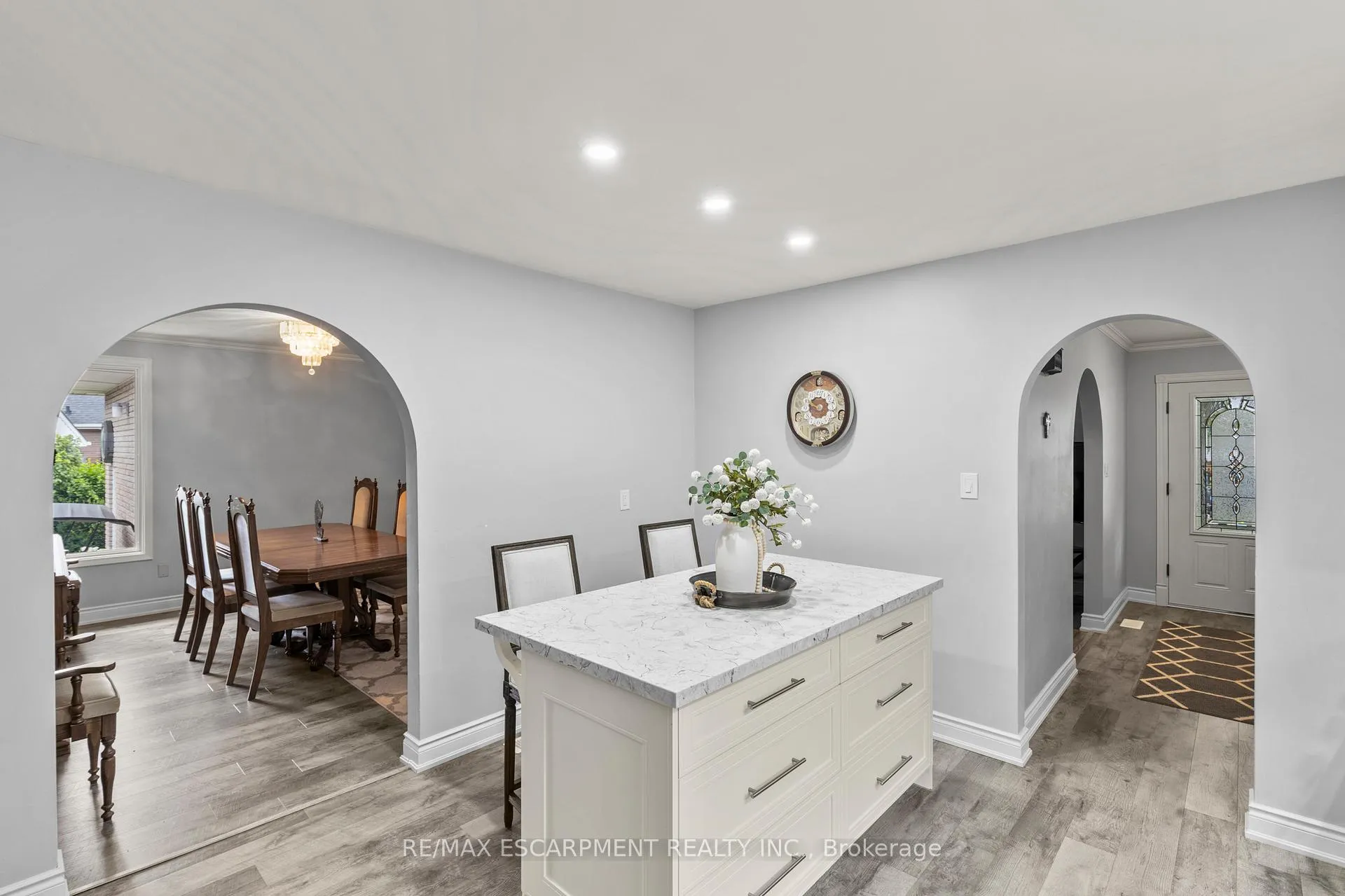 Photo 17 of 15 Debora Drive, Grimsby, Grimsby East — HOMEH