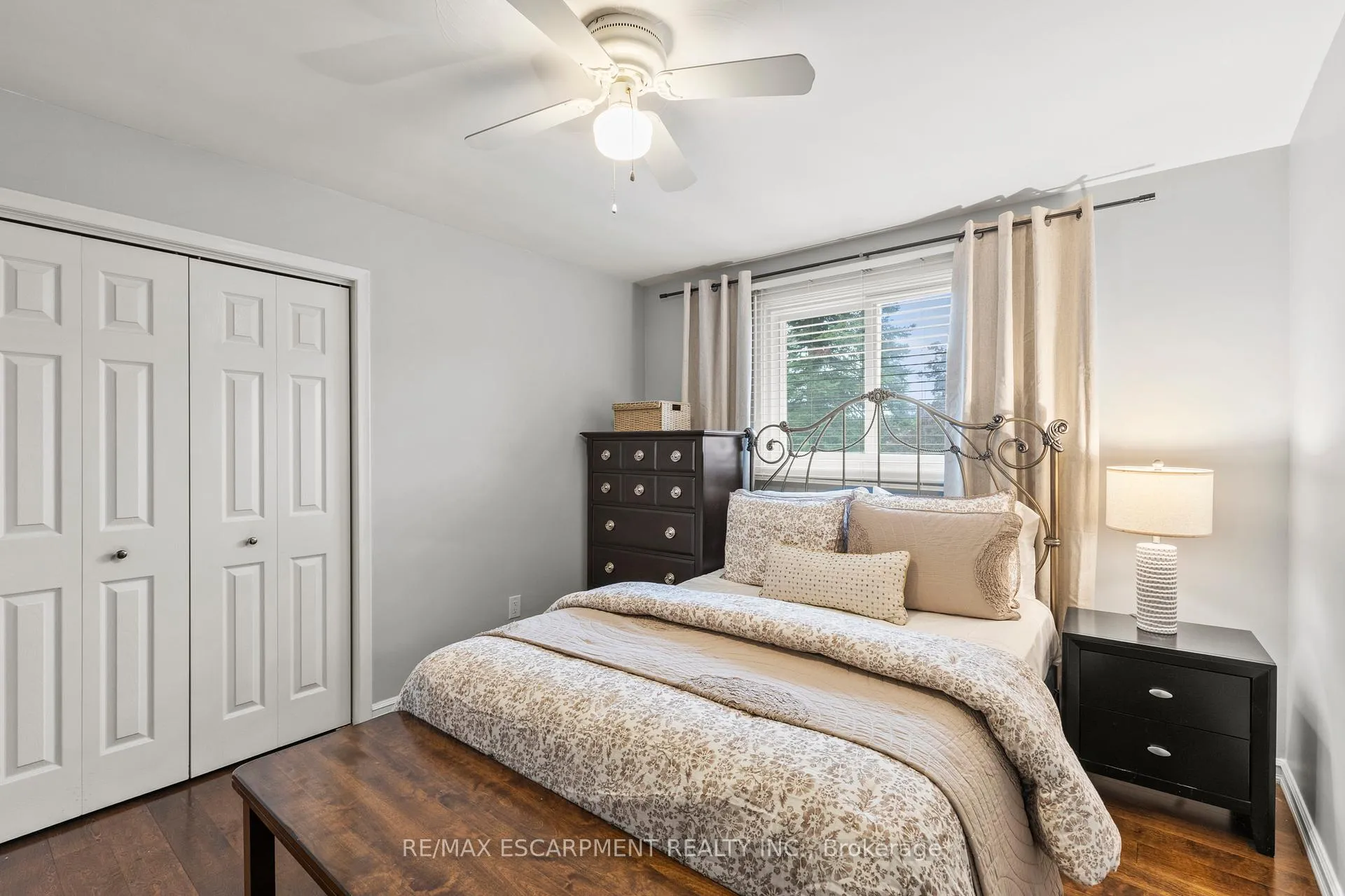 Photo 21 of 15 Debora Drive, Grimsby, Grimsby East — HOMEH