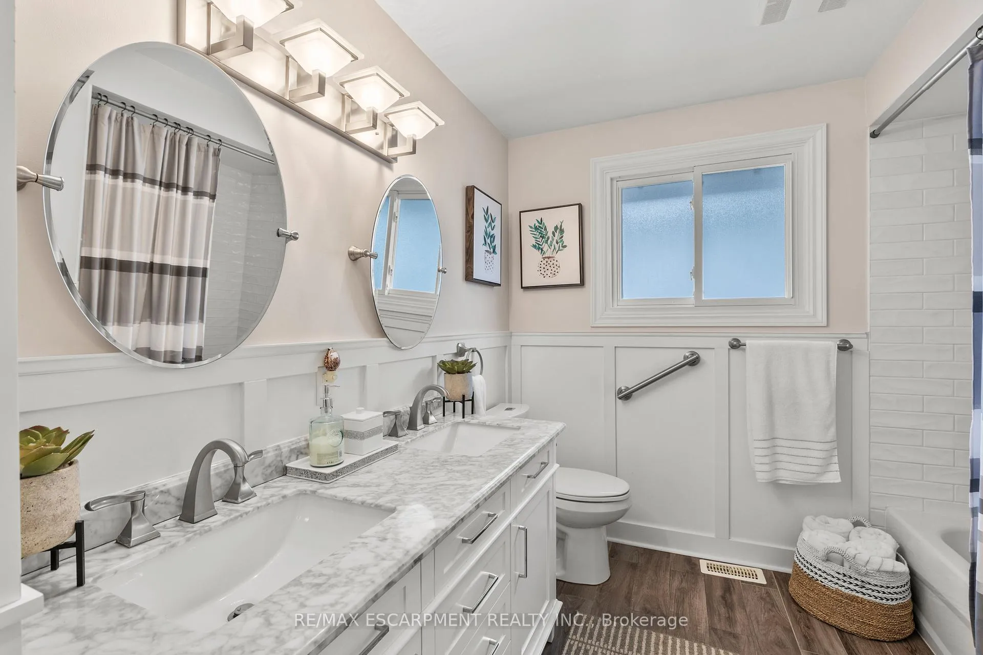 Photo 24 of 15 Debora Drive, Grimsby, Grimsby East — HOMEH