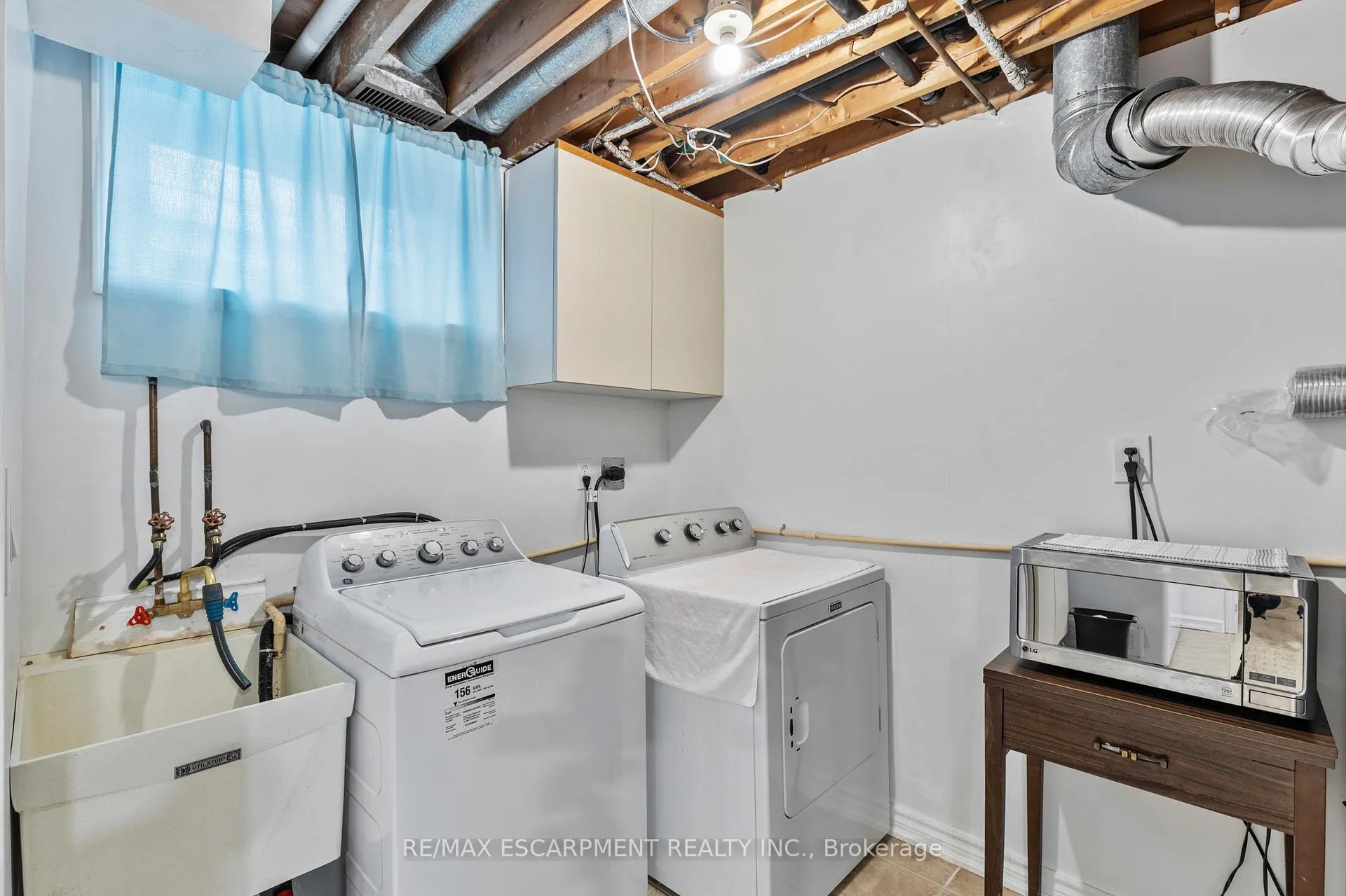 Photo 36 of 15 Debora Drive, Grimsby, Grimsby East — HOMEH