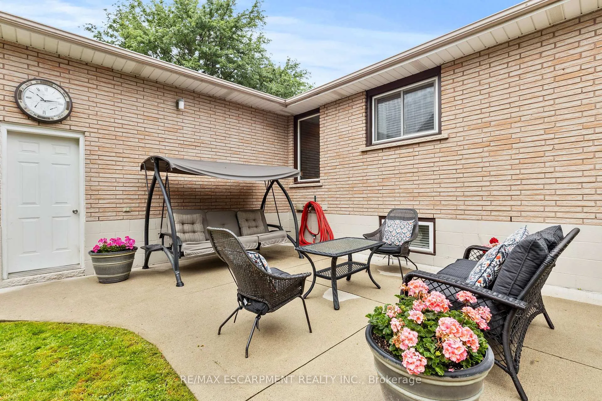 Photo 37 of 15 Debora Drive, Grimsby, Grimsby East — HOMEH