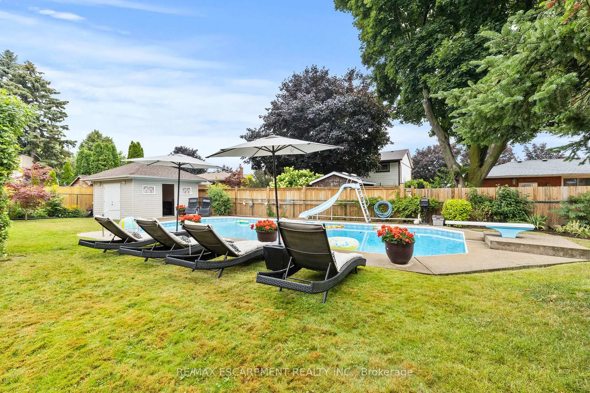 Photo 42 of 15 Debora Drive, Grimsby, Grimsby East — HOMEH
