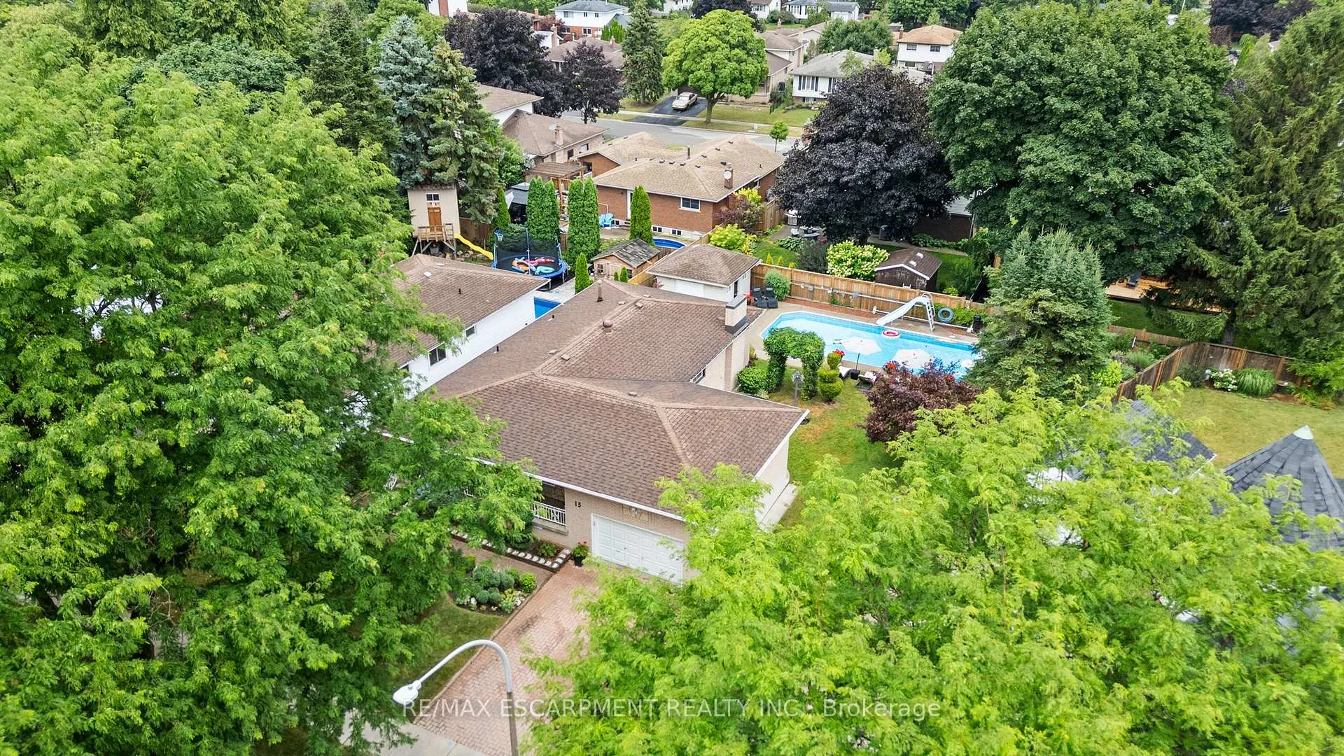 Photo 46 of 15 Debora Drive, Grimsby, Grimsby East — HOMEH