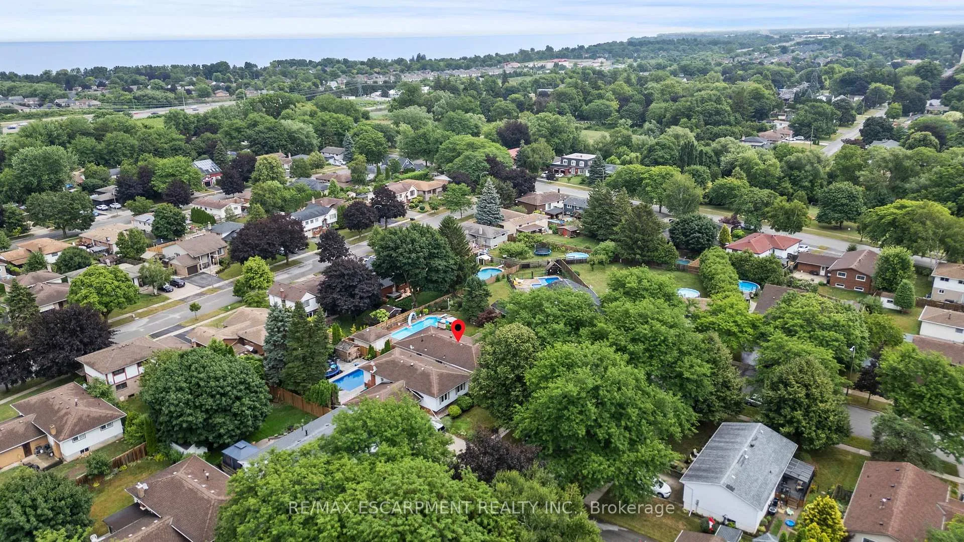 Photo 47 of 15 Debora Drive, Grimsby, Grimsby East — HOMEH