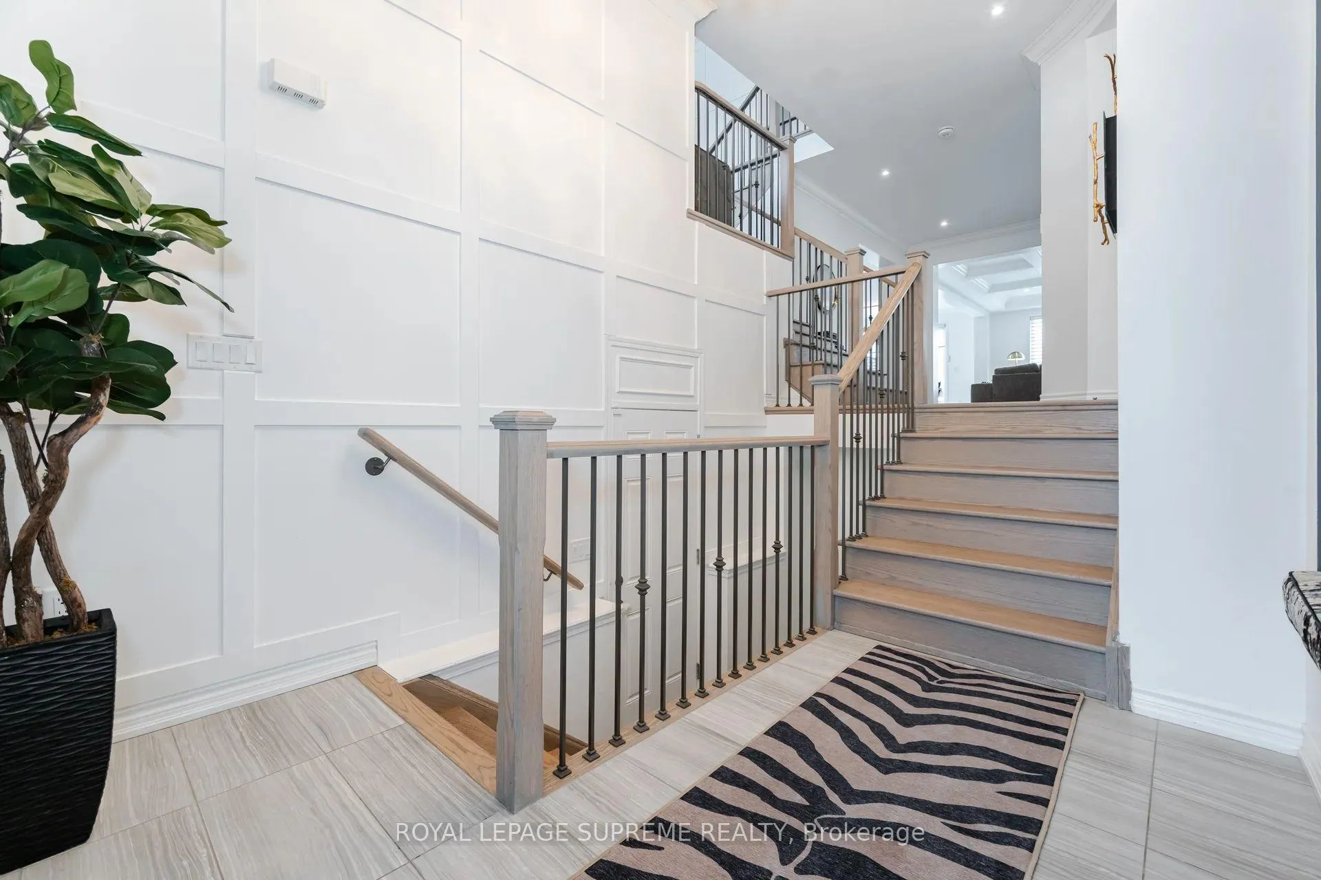 Photo 3 of 53 Chorus Crescent, Vaughan, Kleinburg — HOMEH