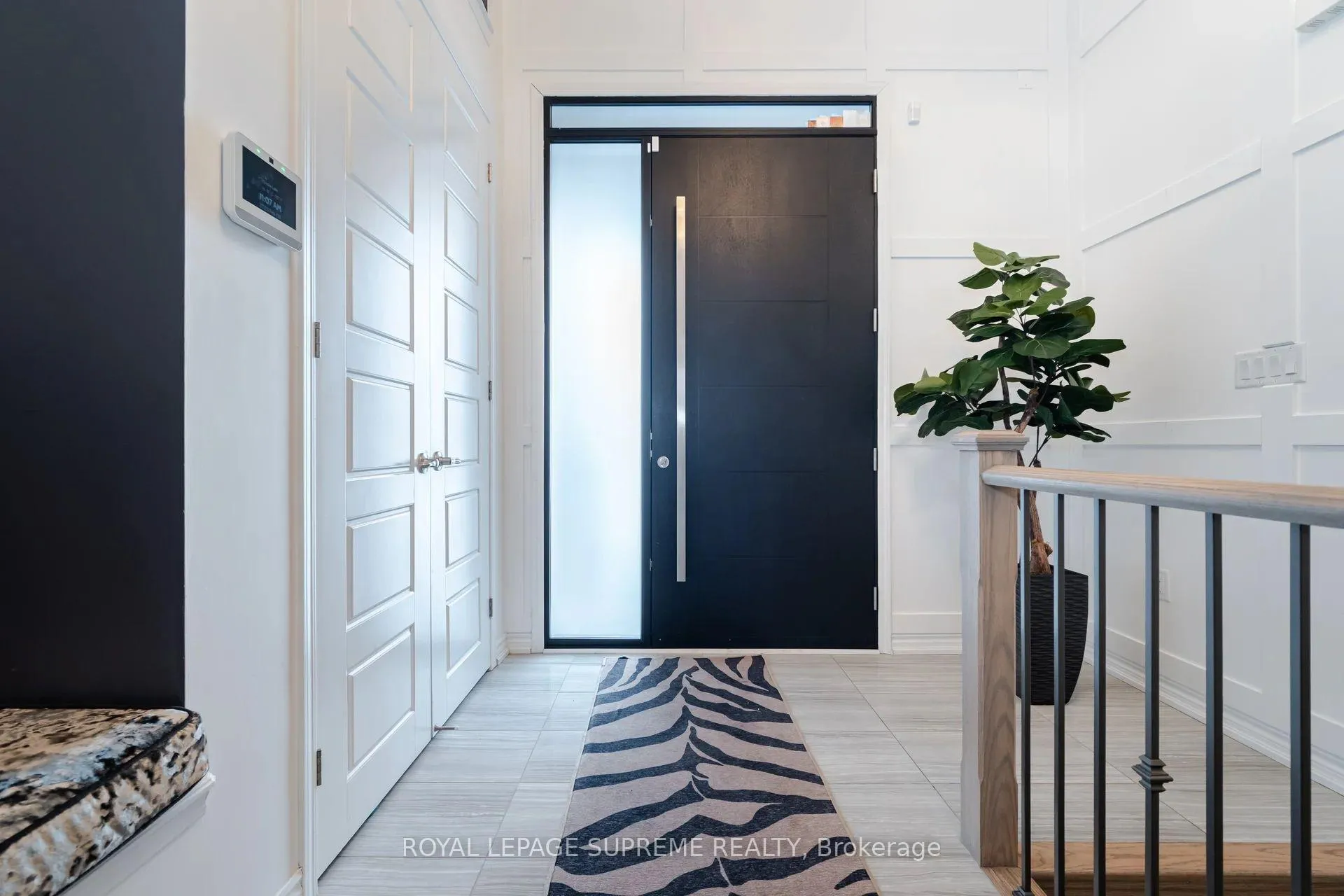 Photo 4 of 53 Chorus Crescent, Vaughan, Kleinburg — HOMEH