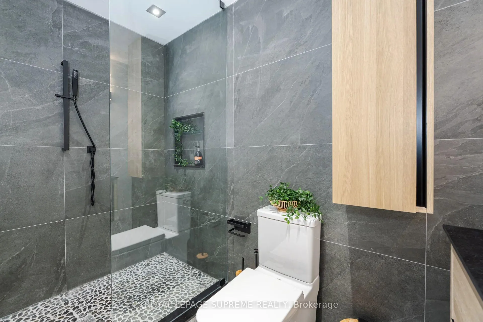 Photo 39 of 53 Chorus Crescent, Vaughan, Kleinburg — HOMEH