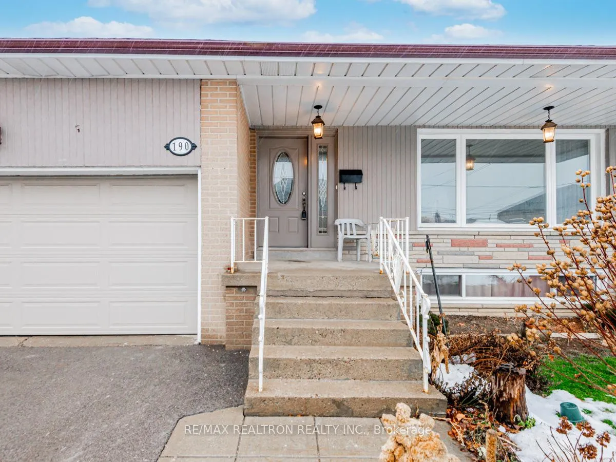 Photo 4 of 190 Ranee Avenue, Toronto, Englemount-Lawrence — HOMEH